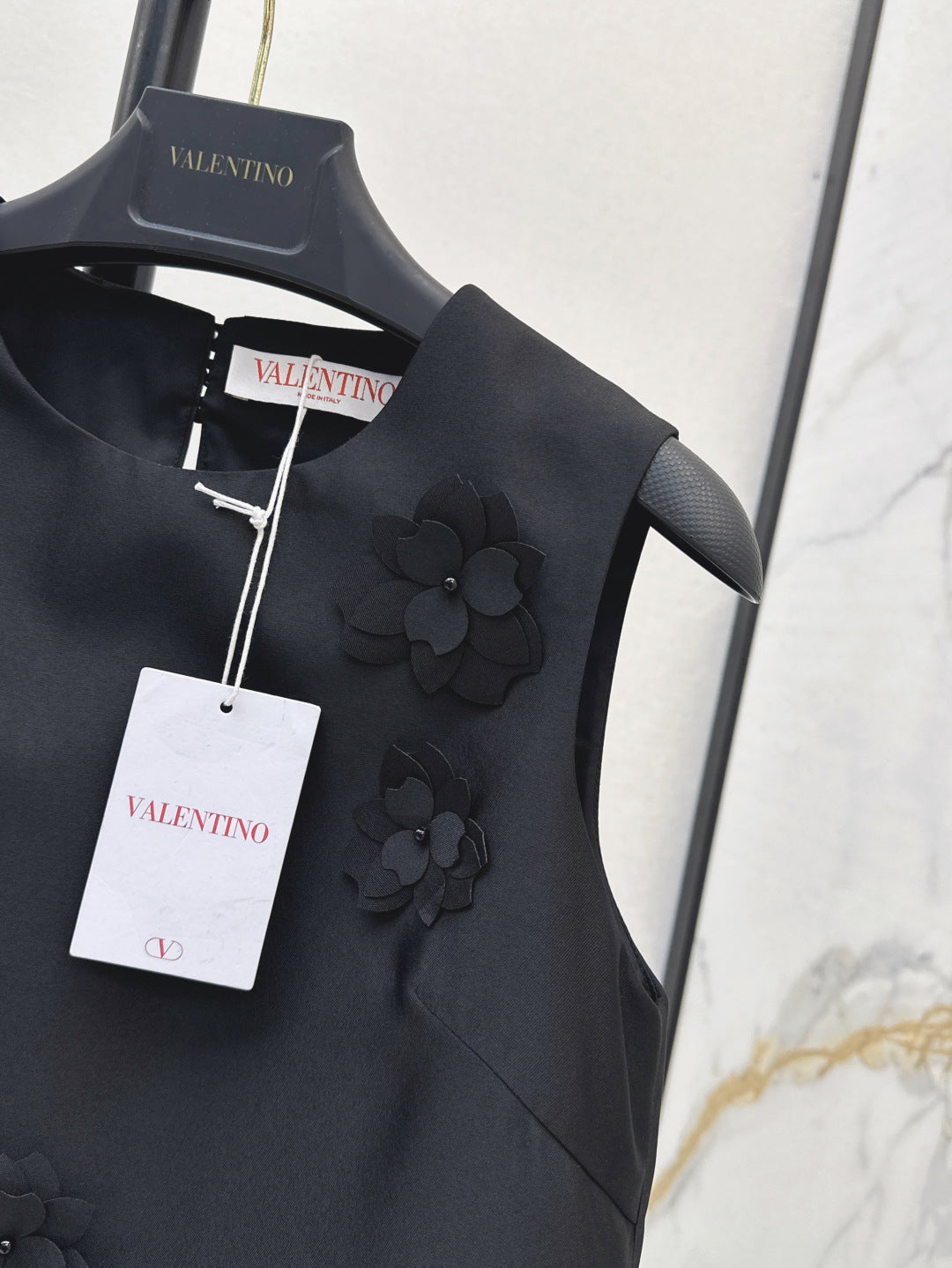 Valen* 3D flower sleeveless dress