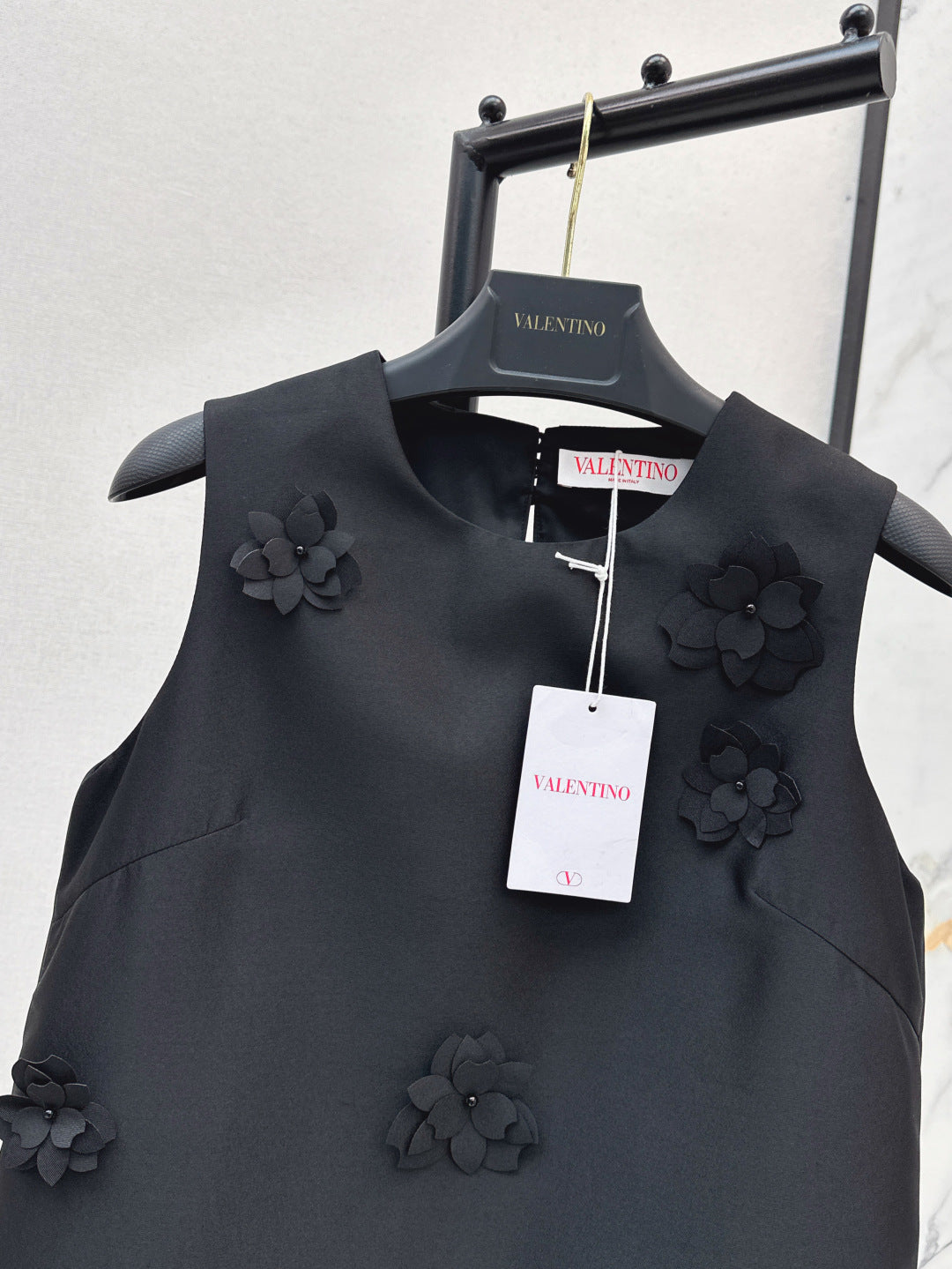 Valen* 3D flower sleeveless dress