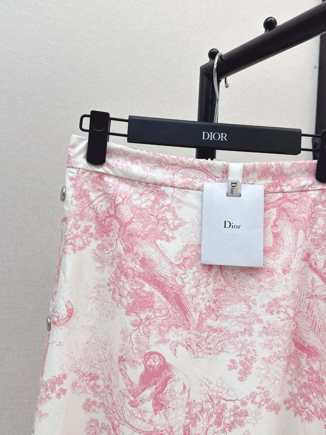 D*r 25ss mid-length flared skirt with buttons side