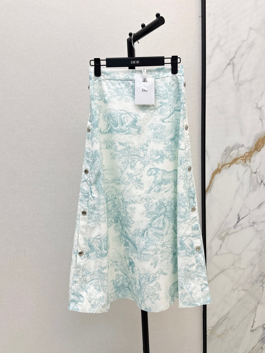 D*r 25ss mid-length flared skirt with buttons side