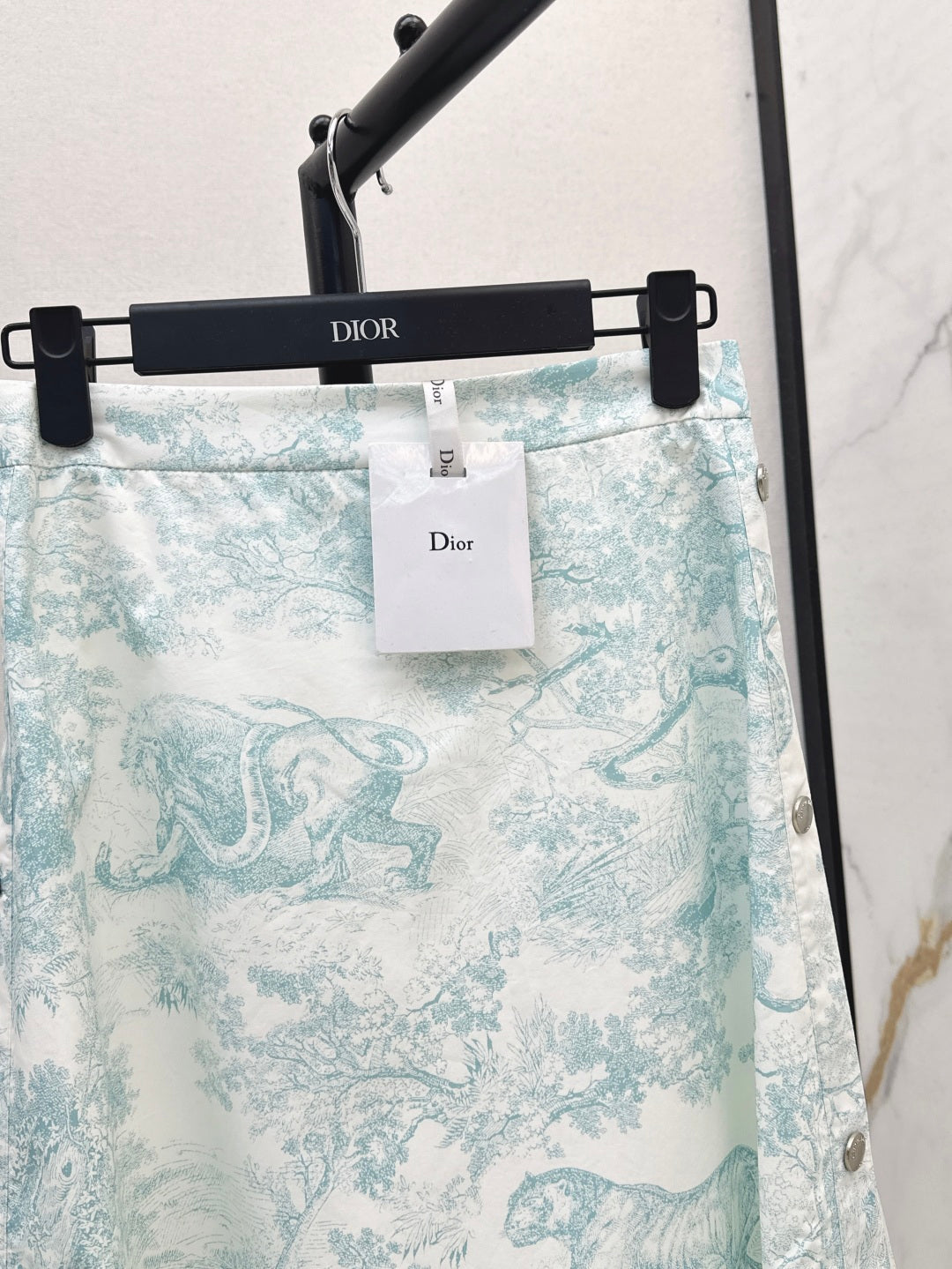 D*r 25ss mid-length flared skirt with buttons side