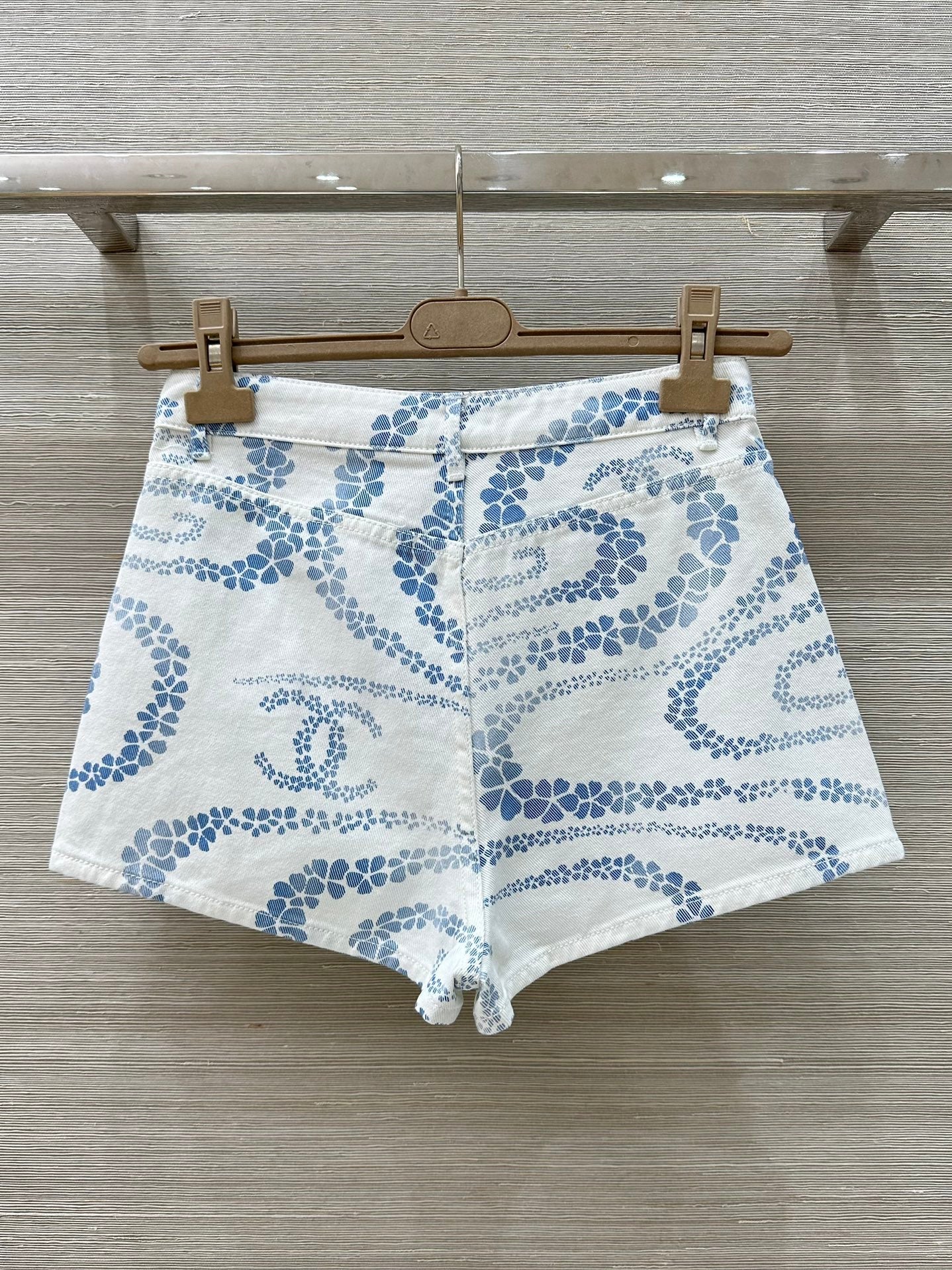 C*nel 25ss pearl chain printed denim shorts