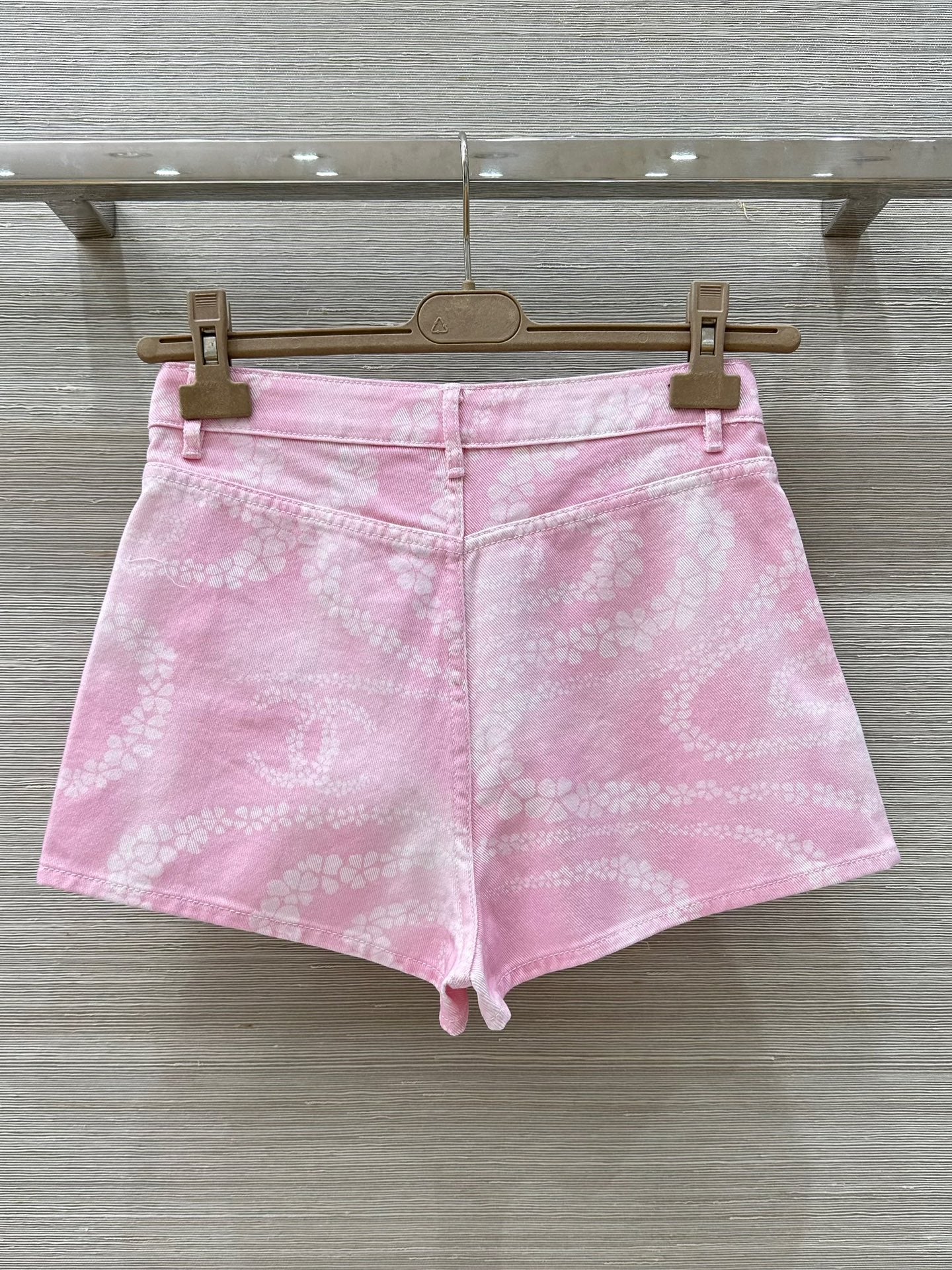 C*nel 25ss pearl chain printed denim shorts
