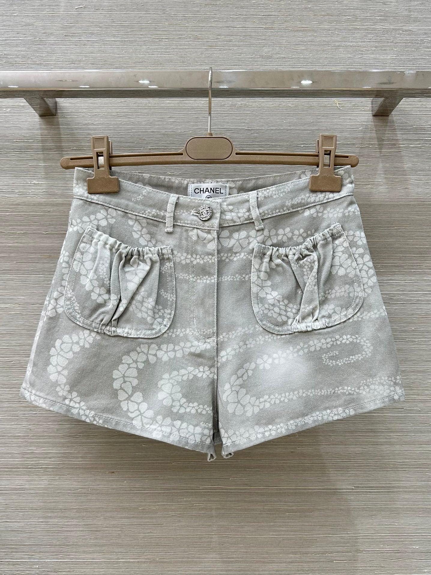 C*nel 25ss pearl chain printed denim shorts
