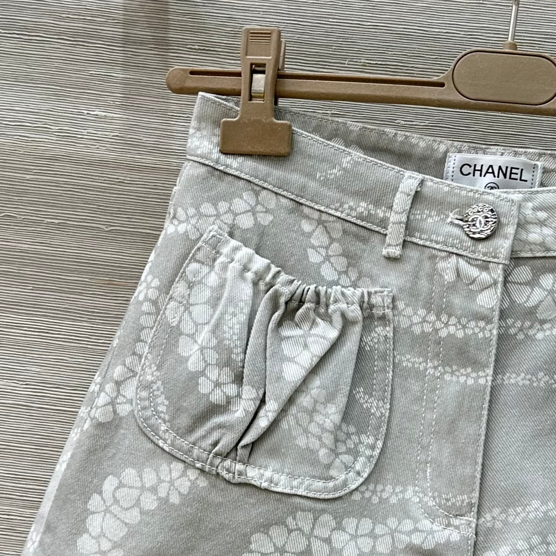 C*nel 25ss pearl chain printed denim shorts