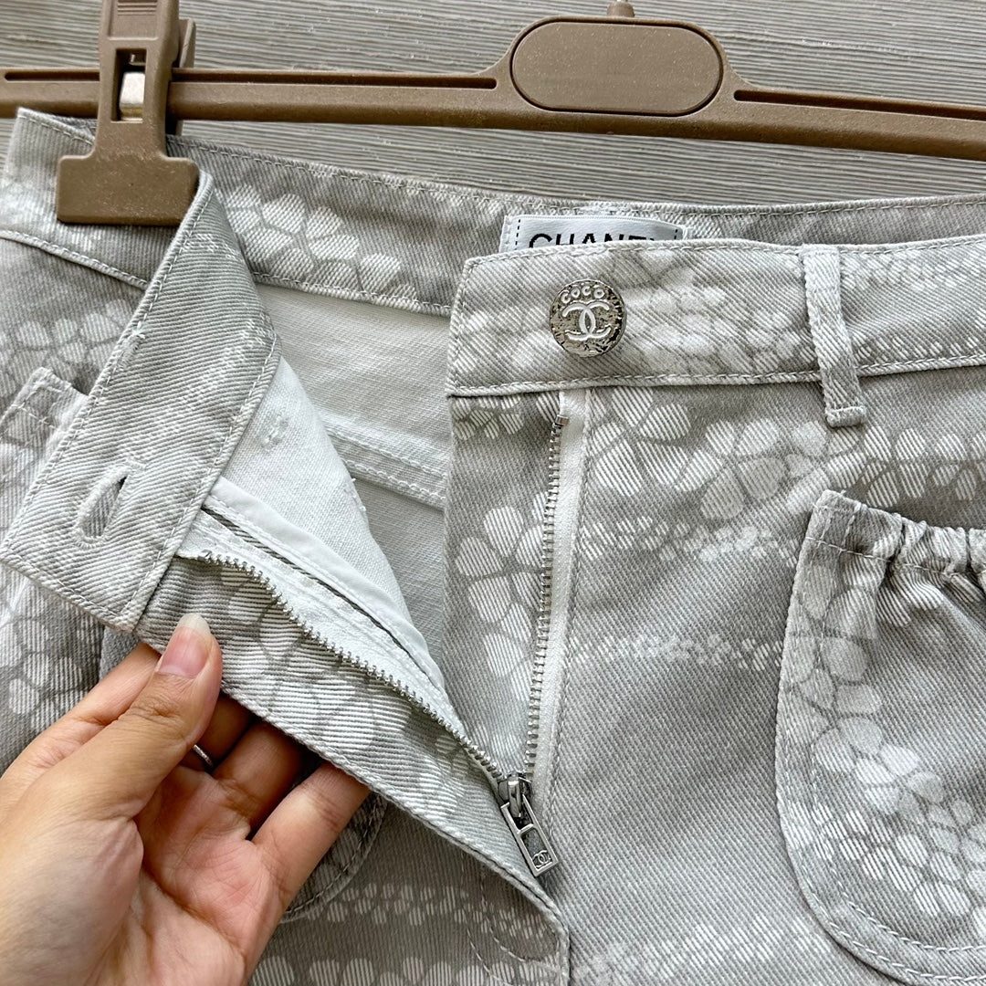 C*nel 25ss pearl chain printed denim shorts