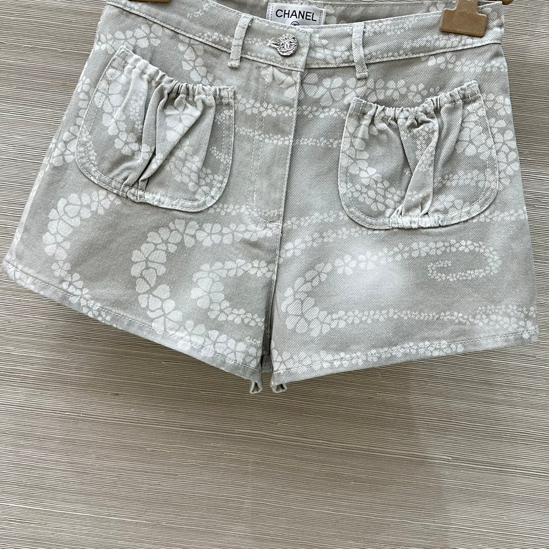 C*nel 25ss pearl chain printed denim shorts