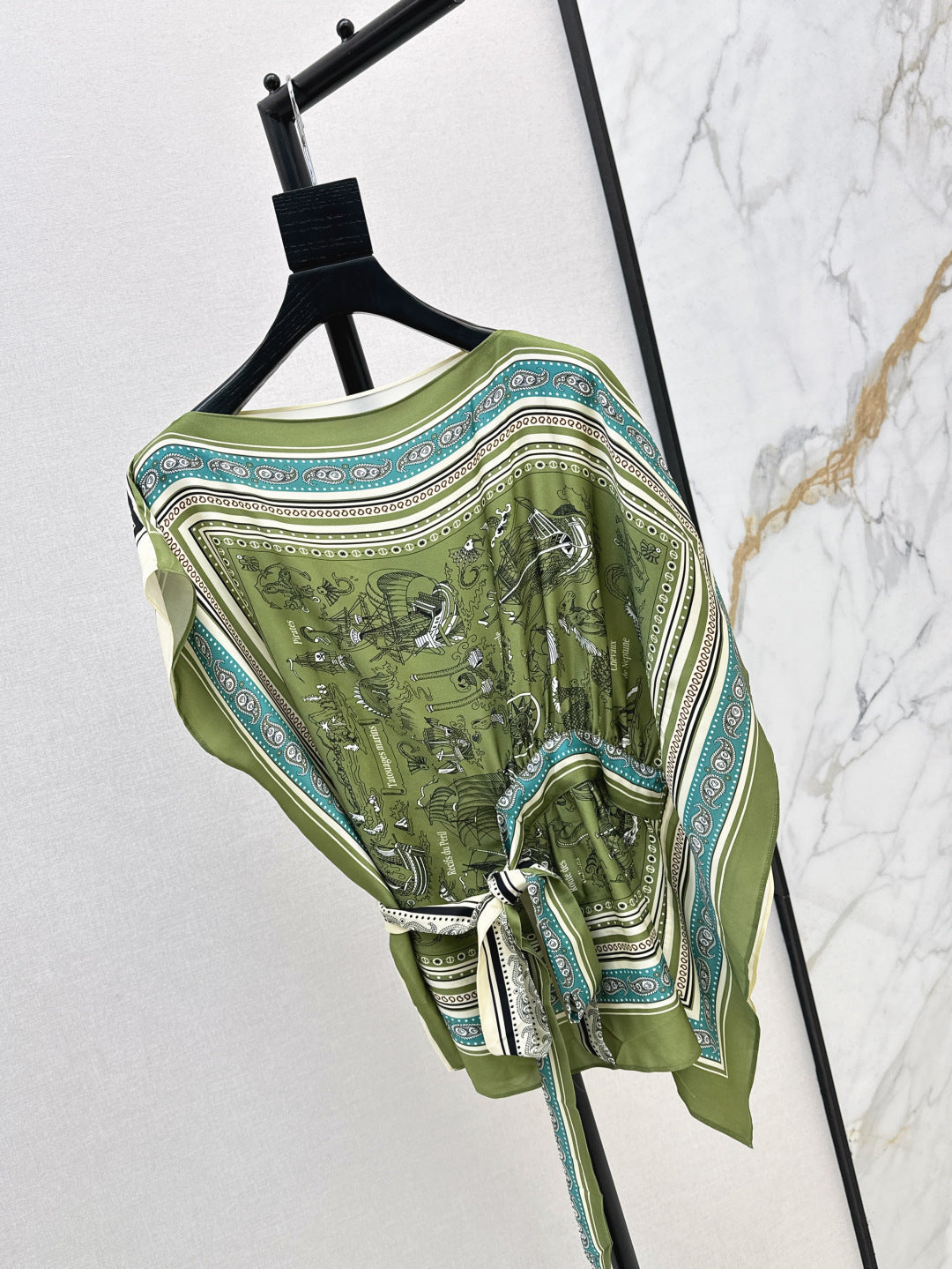 Lor*P 25ss Reversible silk cape top