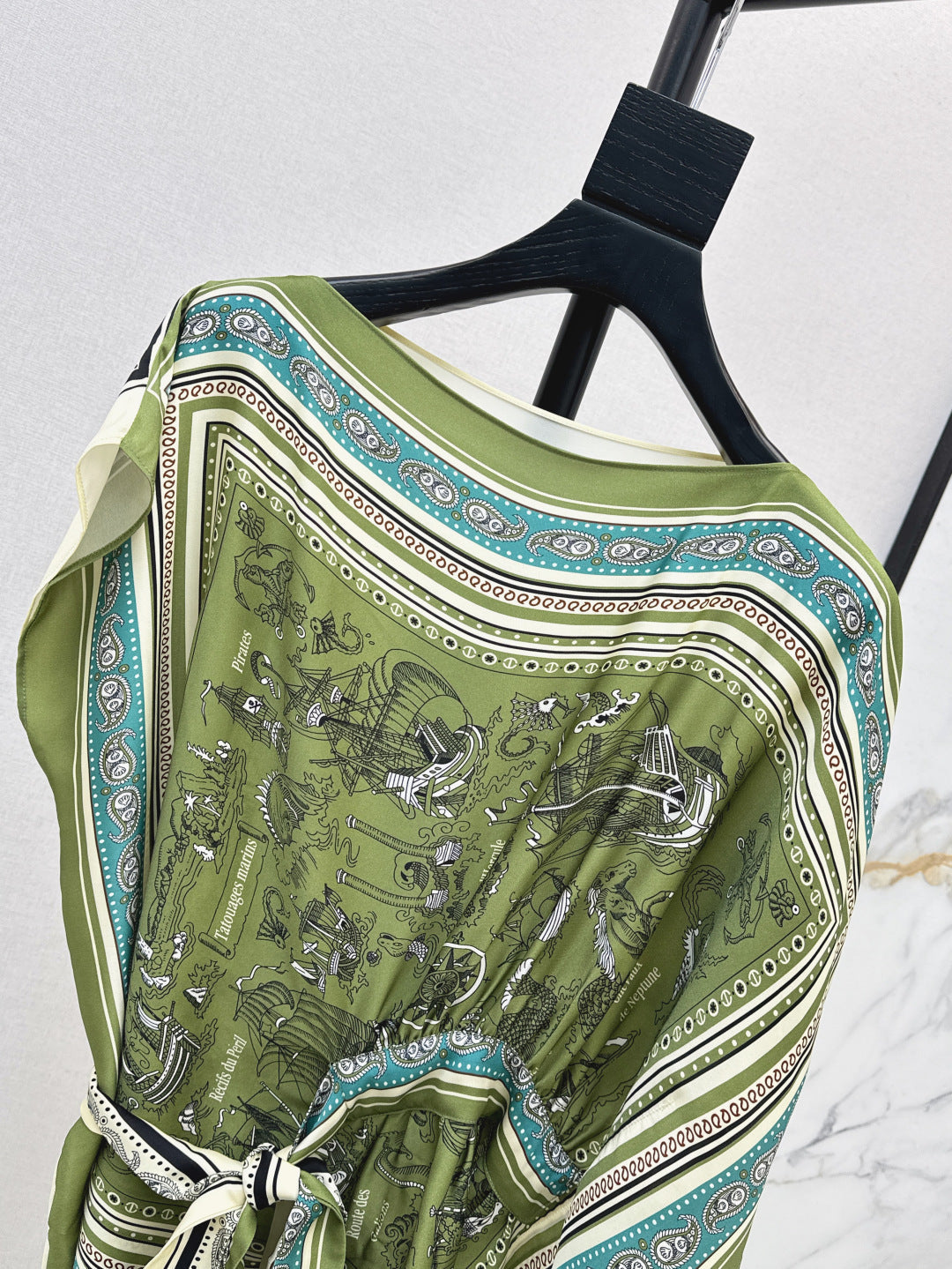 Lor*P 25ss Reversible silk cape top