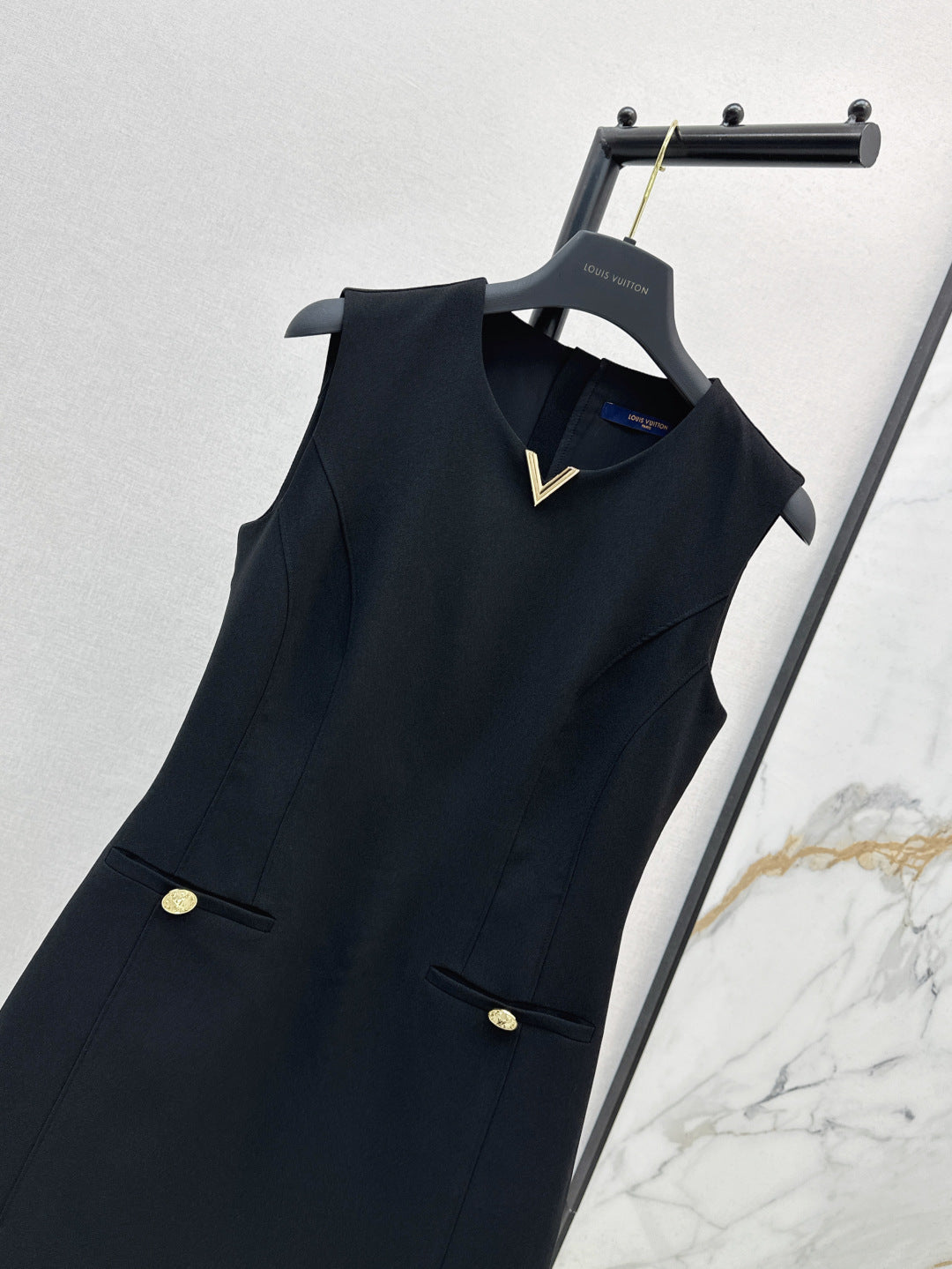 Loui* 25ss sleeveless dress with gold buttons