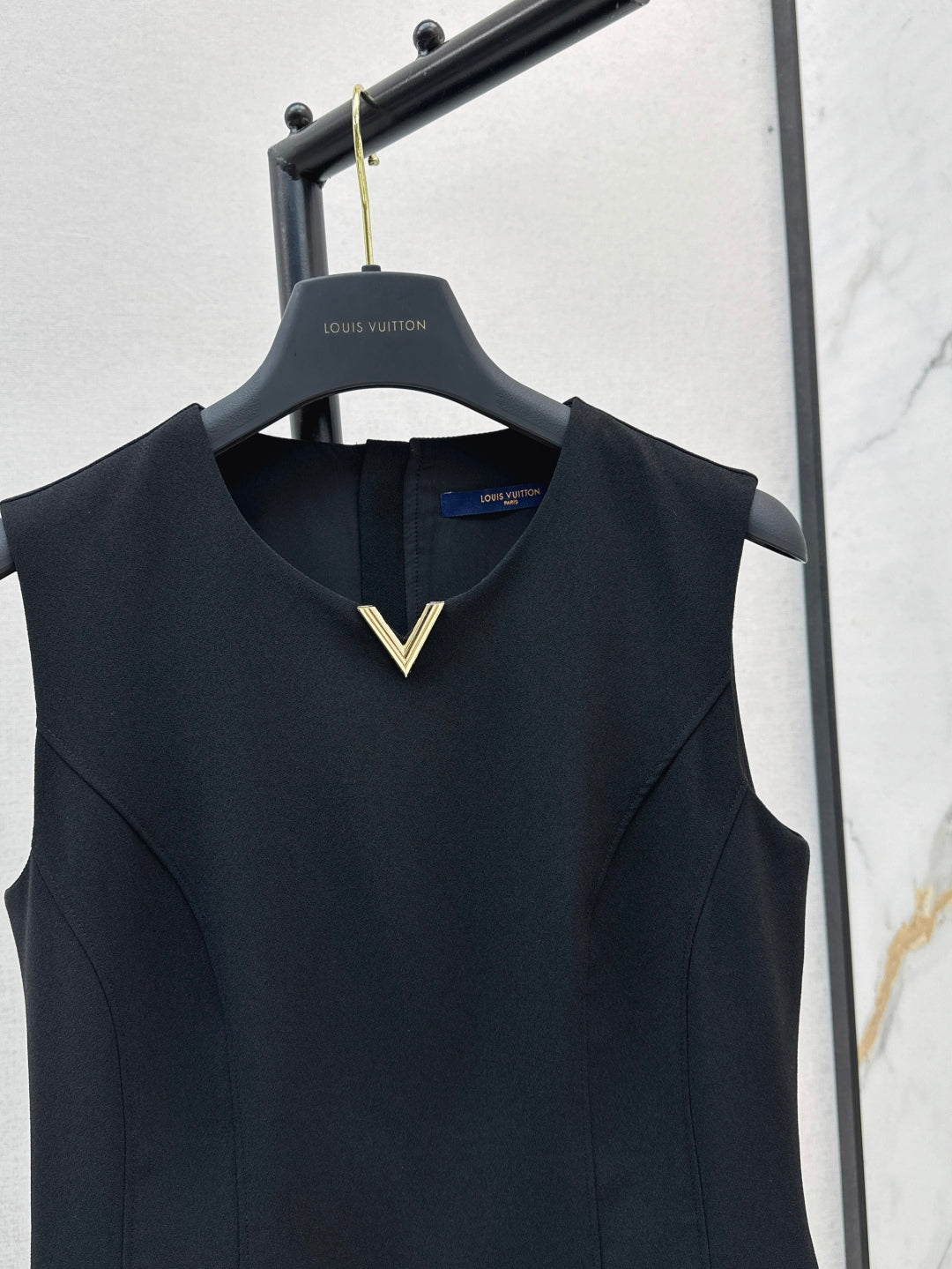 Loui* 25ss sleeveless dress with gold buttons