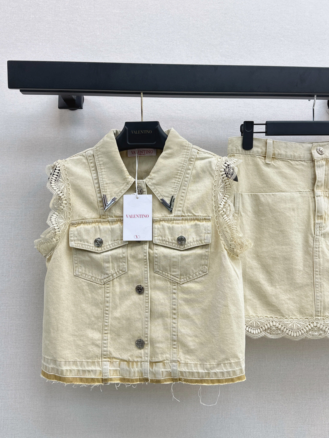 Loui* 25ss lace trim denim suit