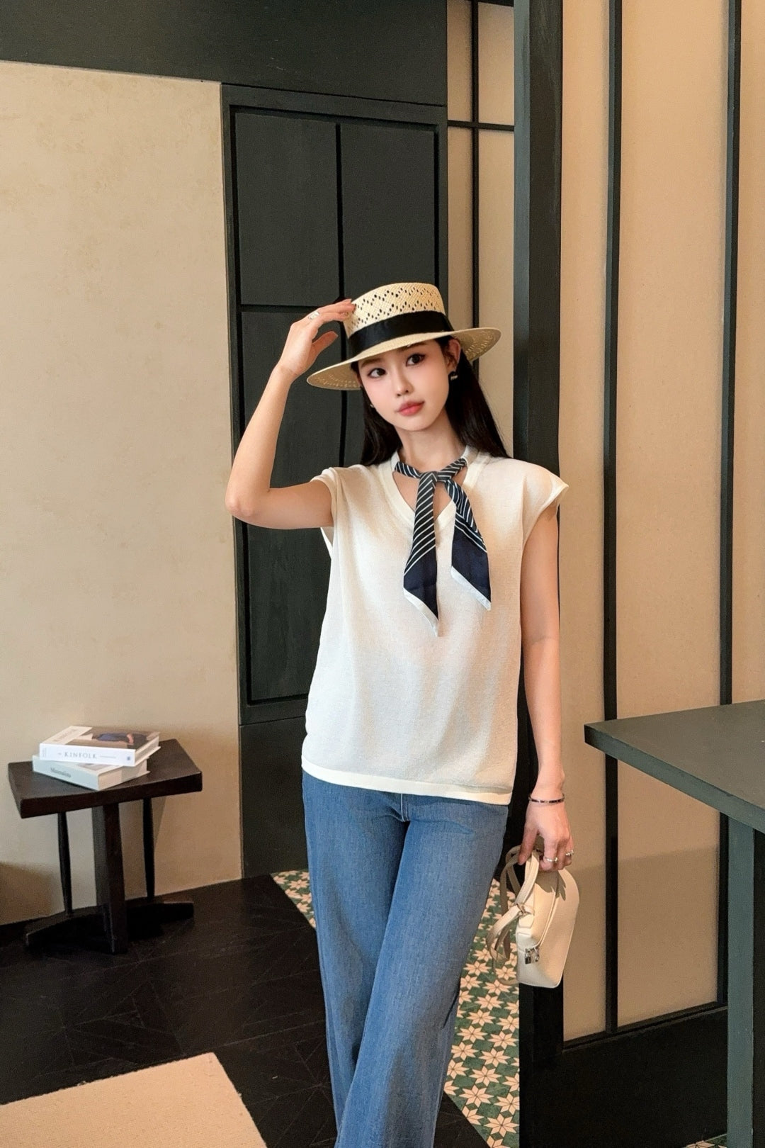 D*r 25ss scraf accent sleeveless sweater