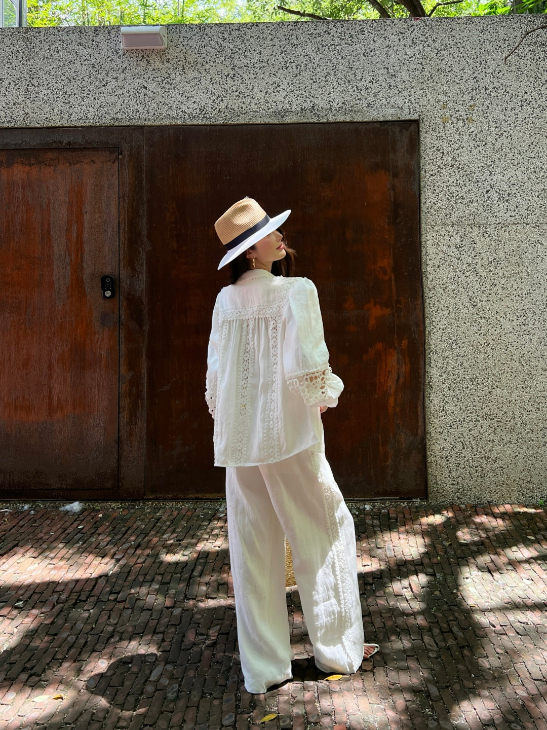 Zim* 25ss embroidered linen shirt