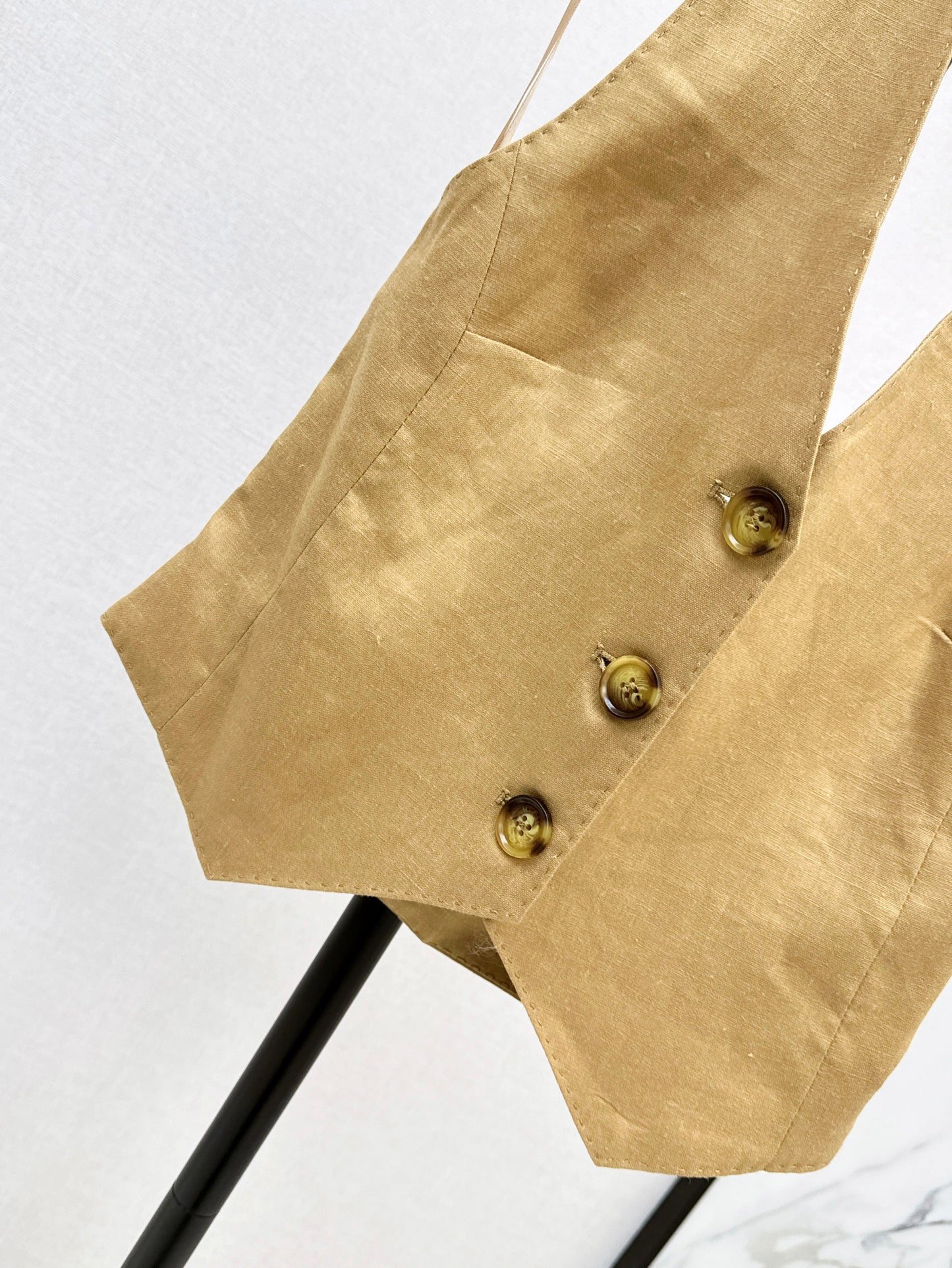 MaxM* 25ss linen halter vest