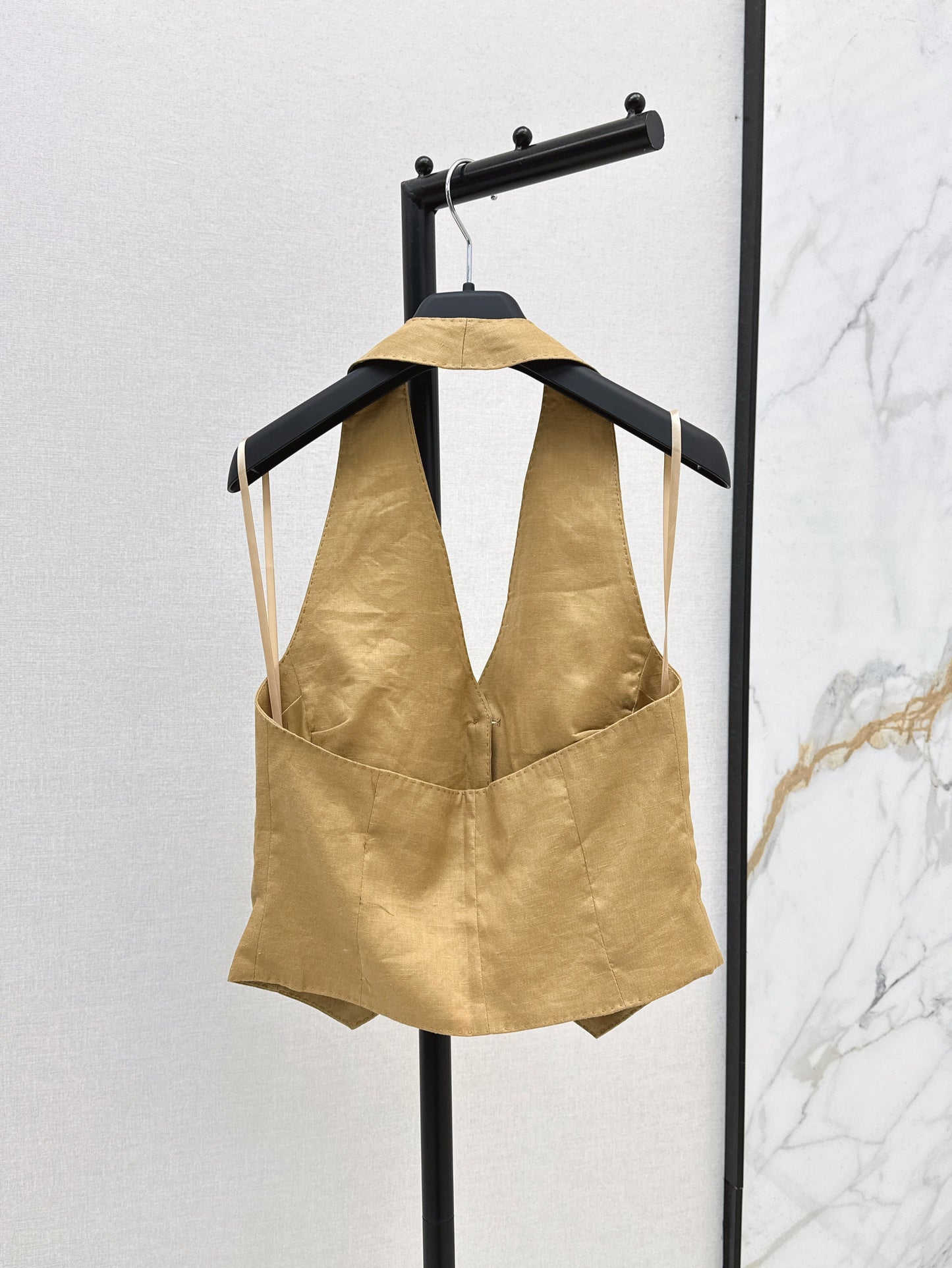 MaxM* 25ss linen halter vest