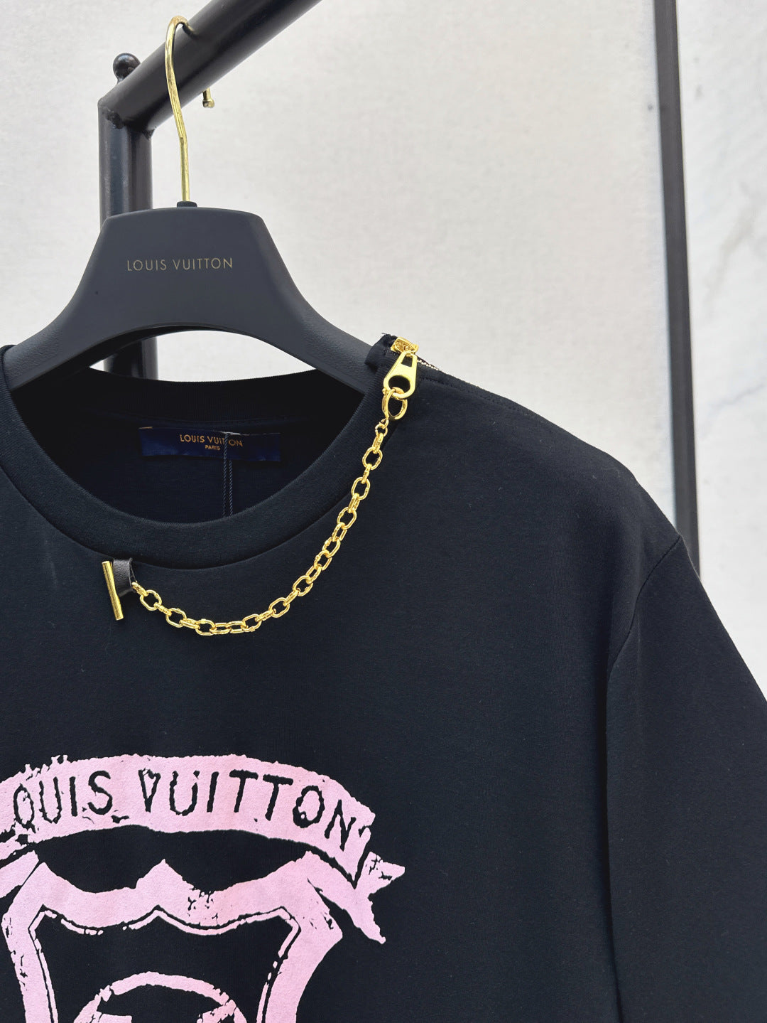 Loui* 25ss Signature Zipper Detail T-Shirt