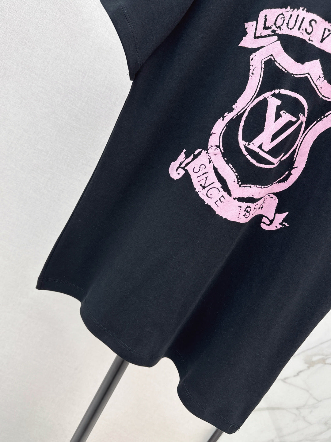 Loui* 25ss Signature Zipper Detail T-Shirt