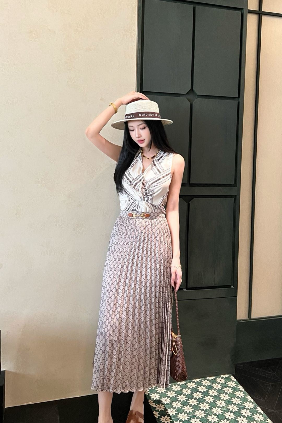 Gu* 25ss GG pleated skirt with horsebit