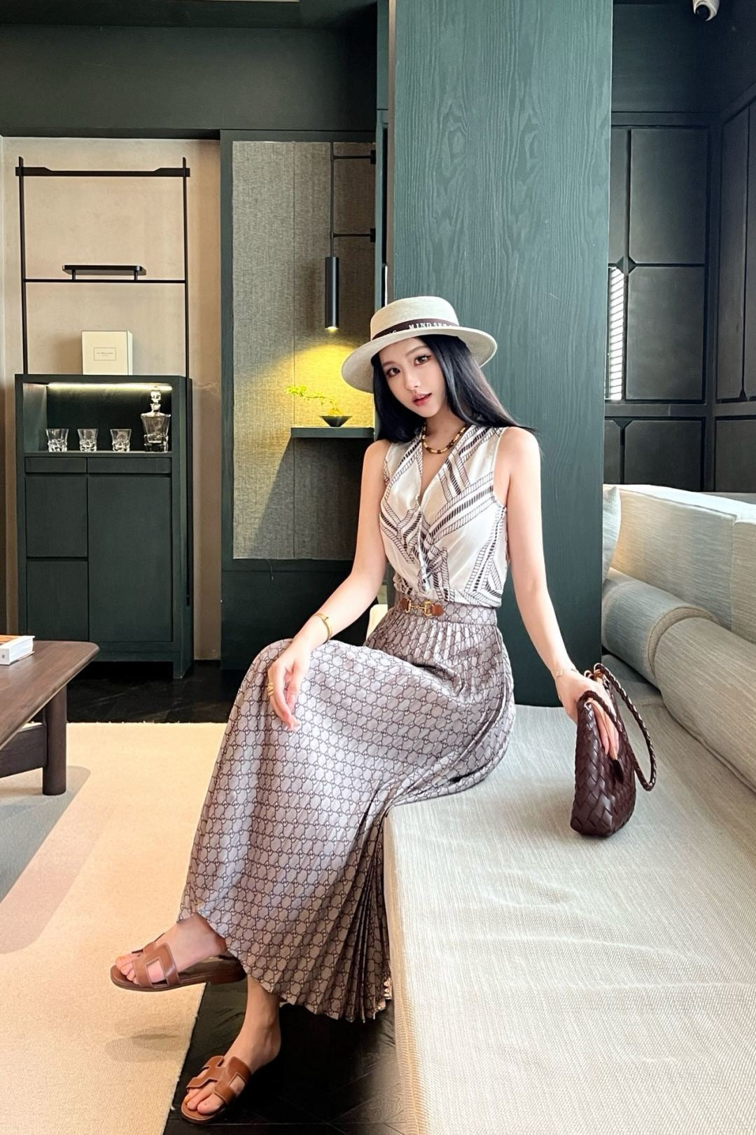 Gu* 25ss GG pleated skirt with horsebit