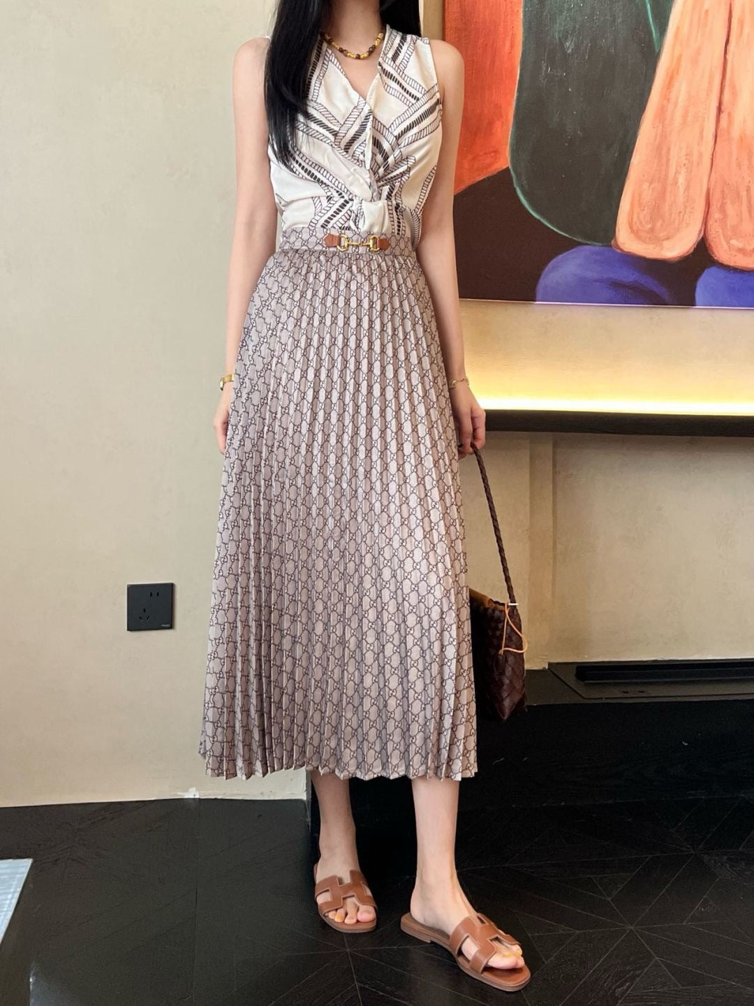 Gu* 25ss GG pleated skirt with horsebit