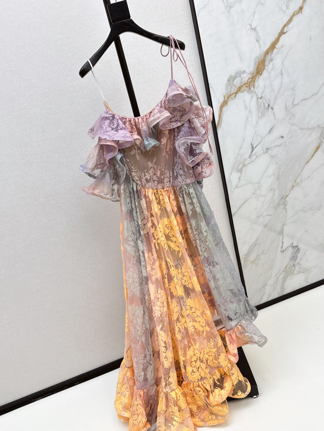 Zim* 25ss Asymmetric ruffled lace midi dress