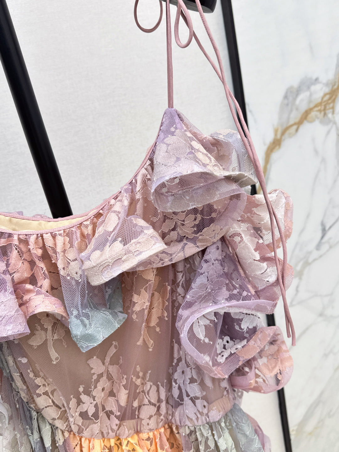 Zim* 25ss Asymmetric ruffled lace midi dress