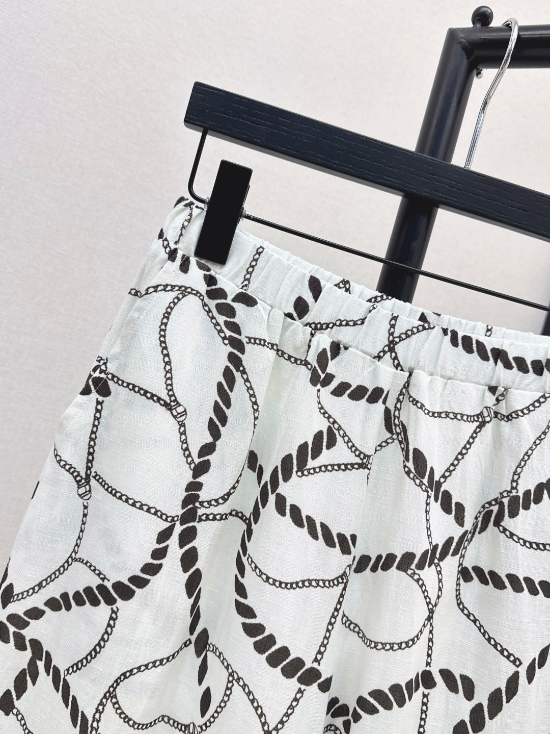 Herm* 25ss chain printed pants