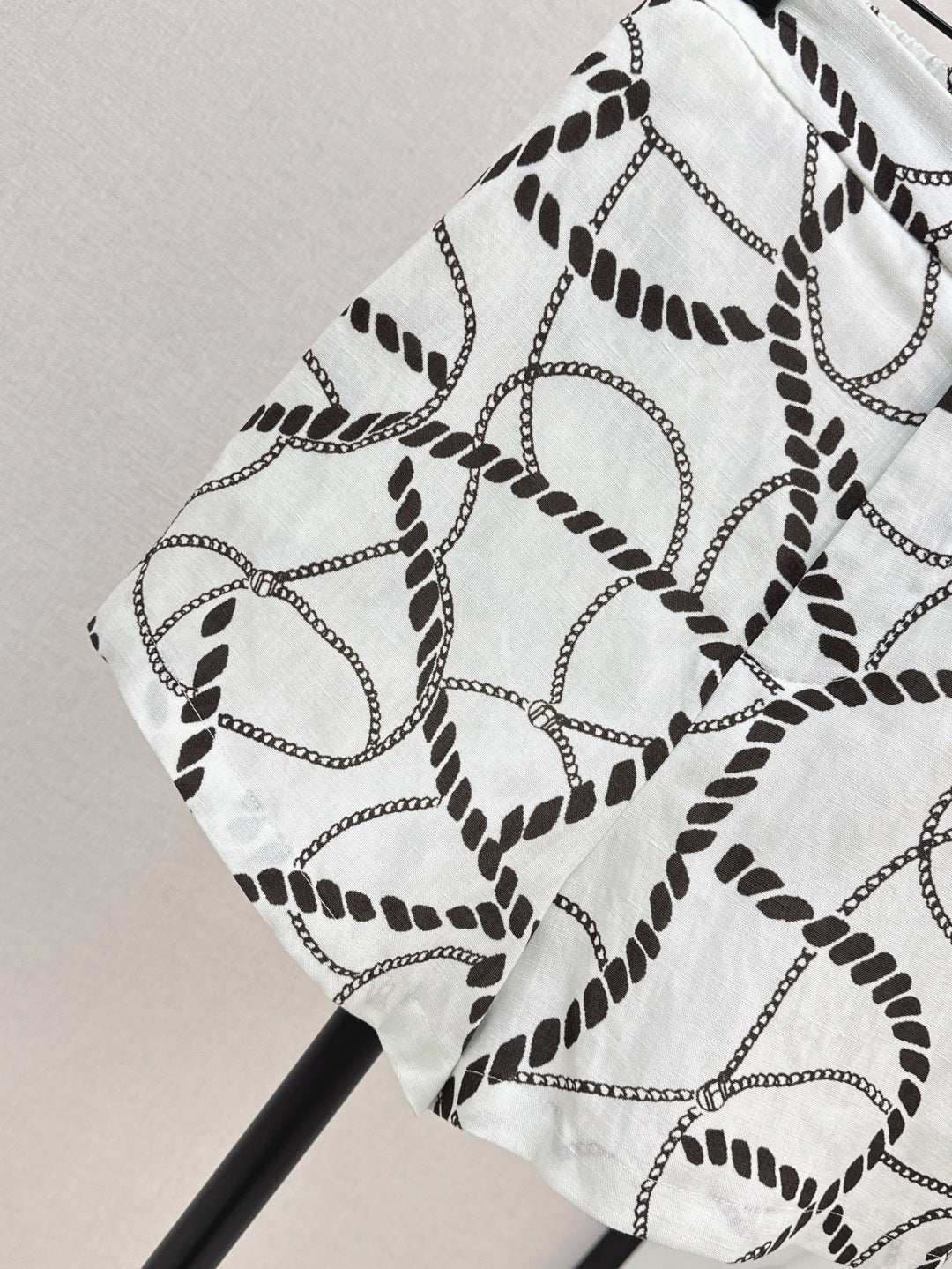 Herm* 25ss chain printed shorts