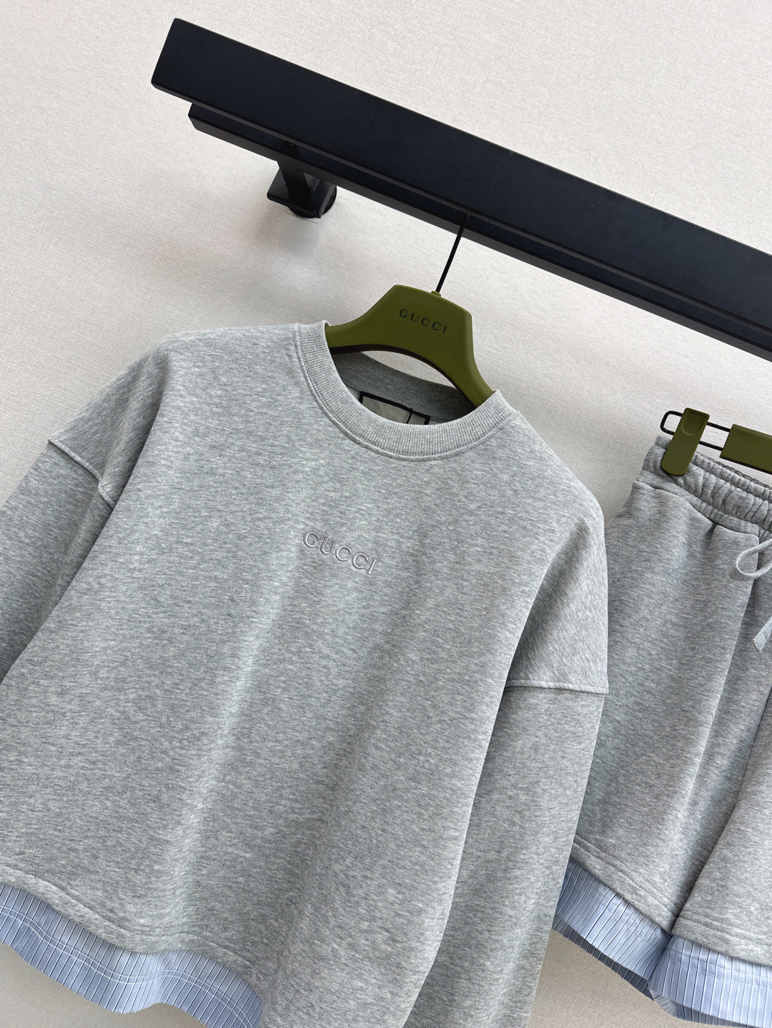 Gu* 25ss embroidered cotton sweatshirt set