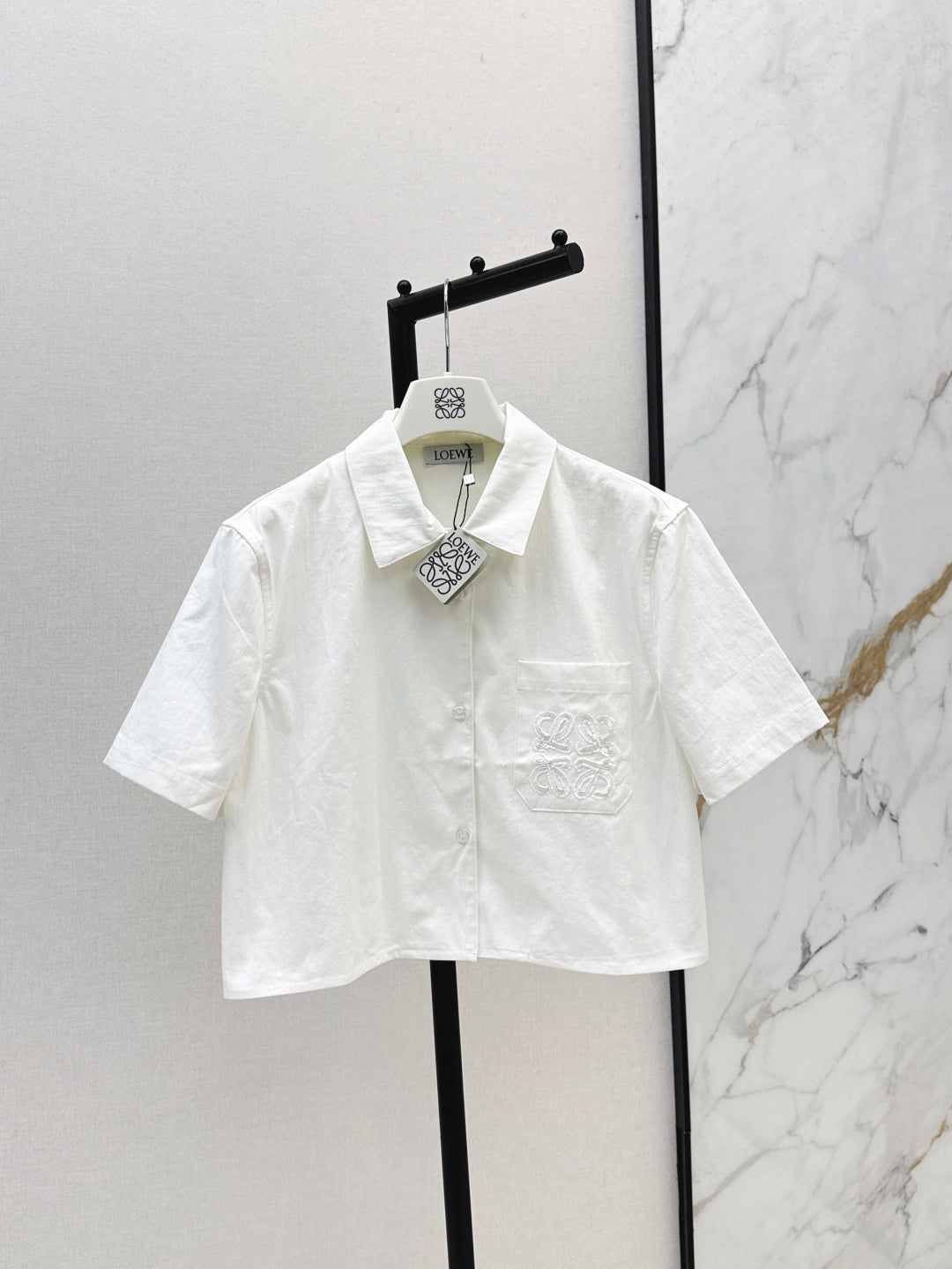 Loe* 25ss anagram cropped denim shirt