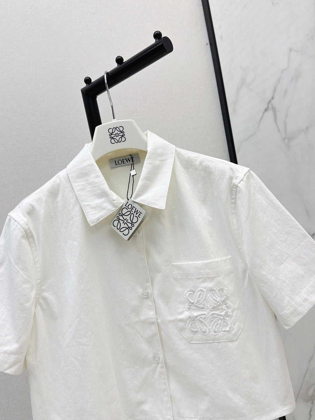 Loe* 25ss anagram cropped denim shirt