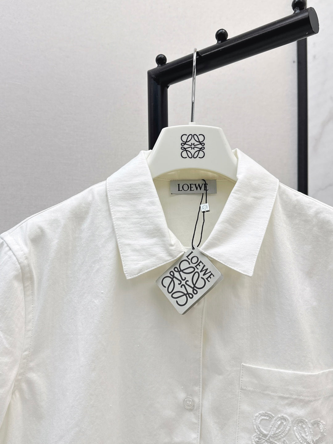 Loe* 25ss anagram cropped denim shirt