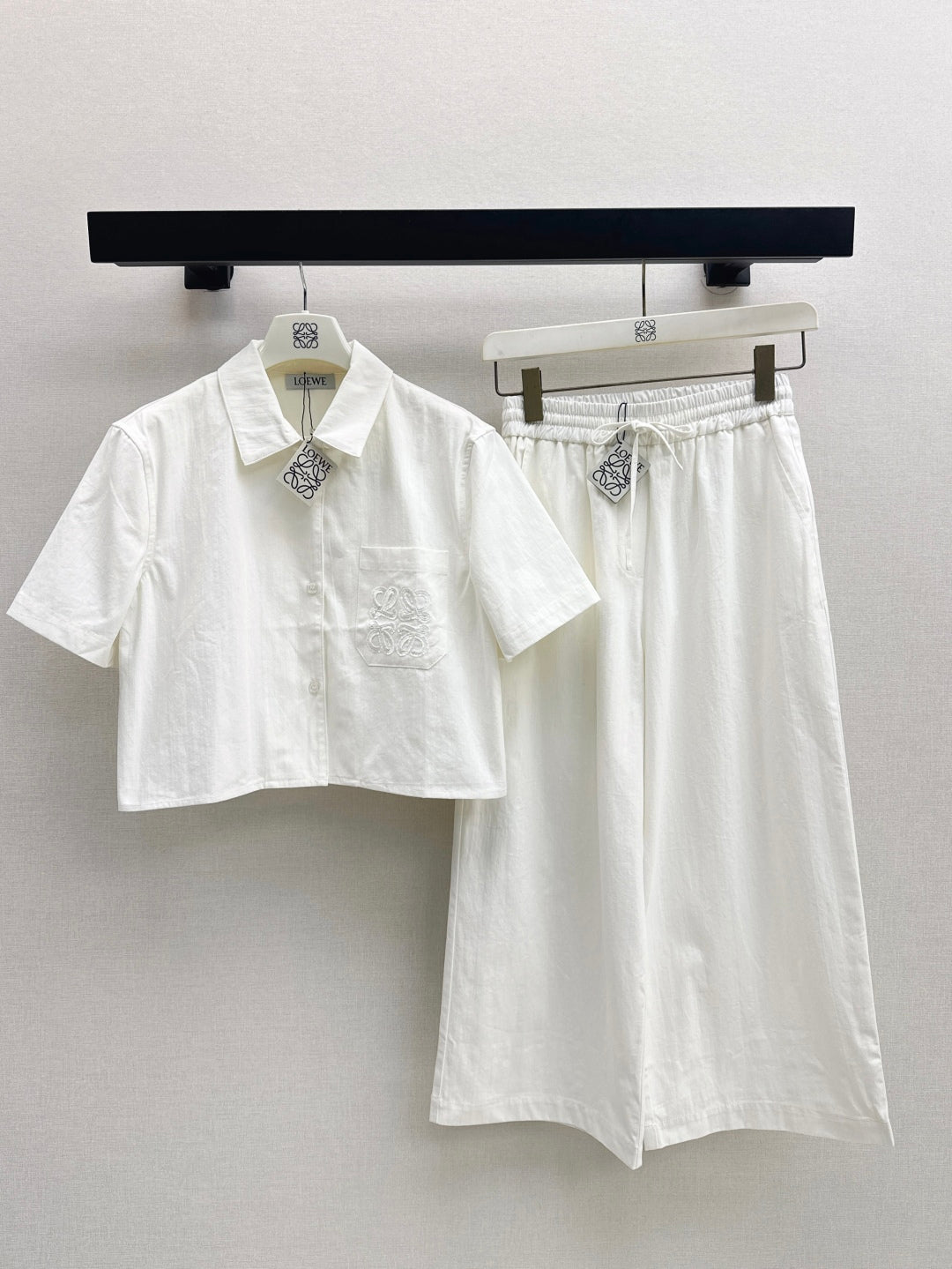 Loe* 25ss anagram cropped denim shirt