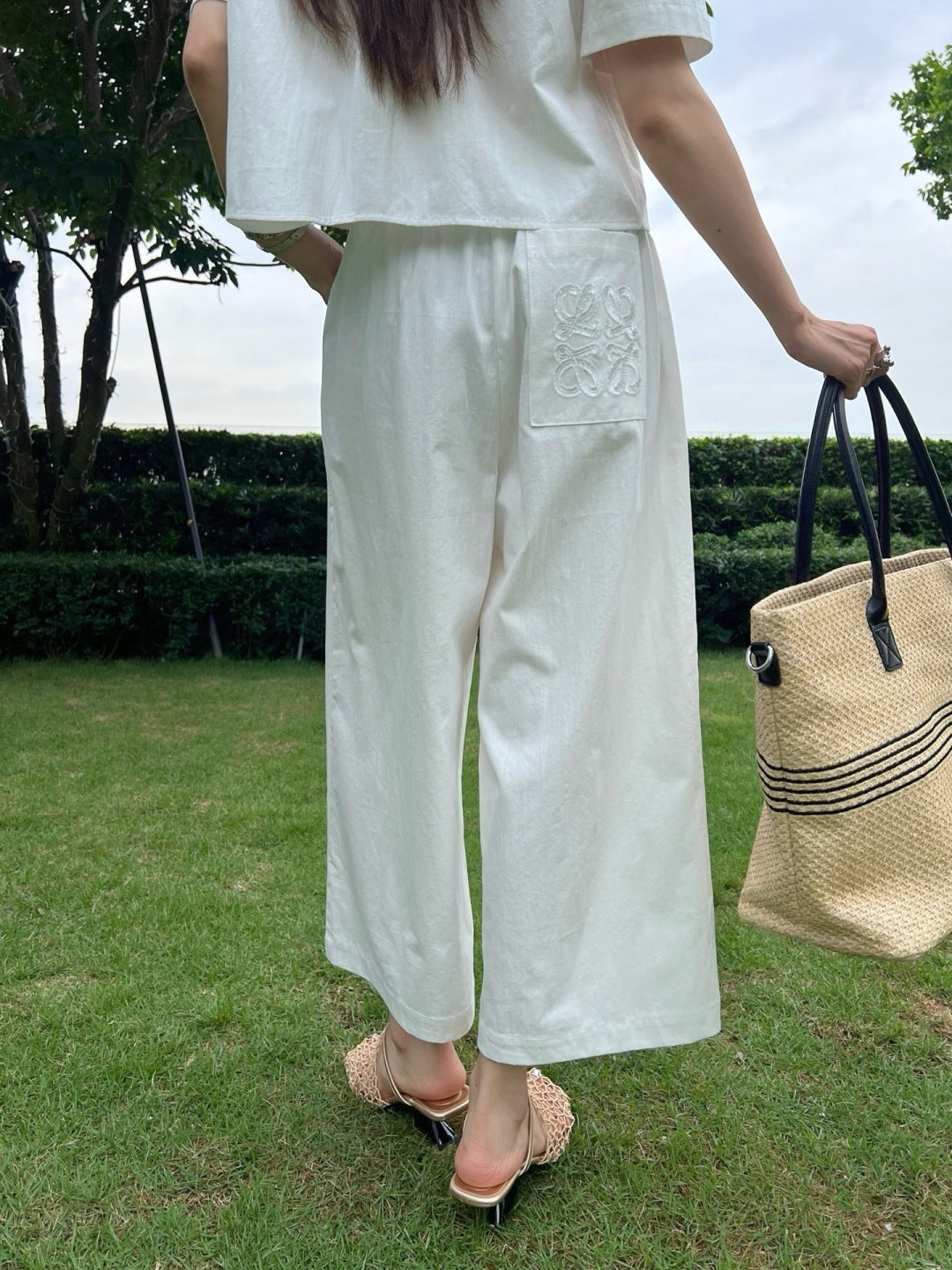 Loe* 25ss anagram cropped denim pants