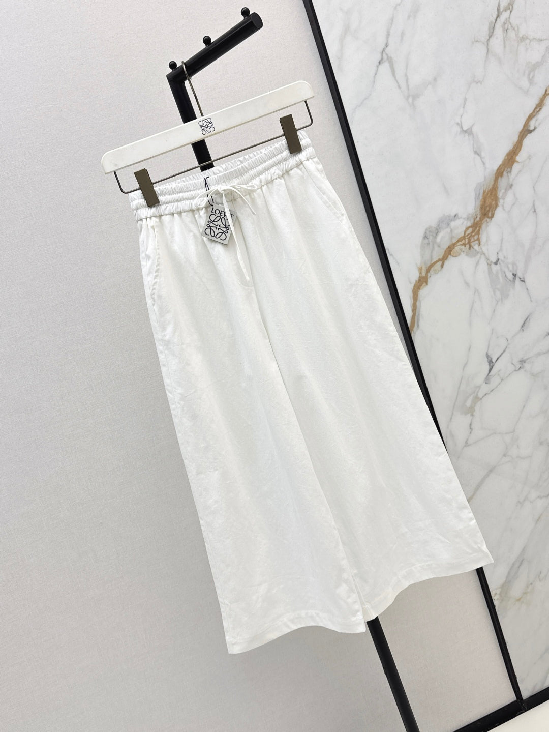 Loe* 25ss anagram cropped denim pants