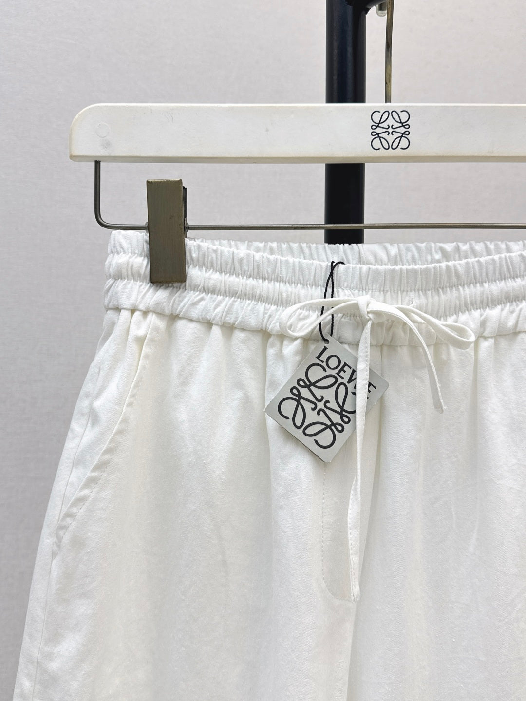 Loe* 25ss anagram cropped denim pants