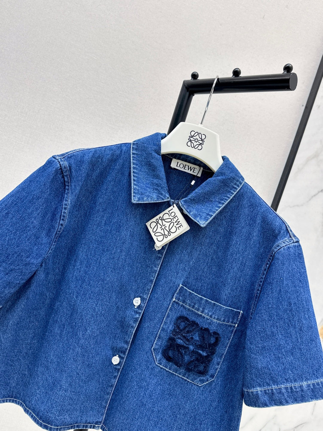 Loe* 25ss anagram cropped denim shirt