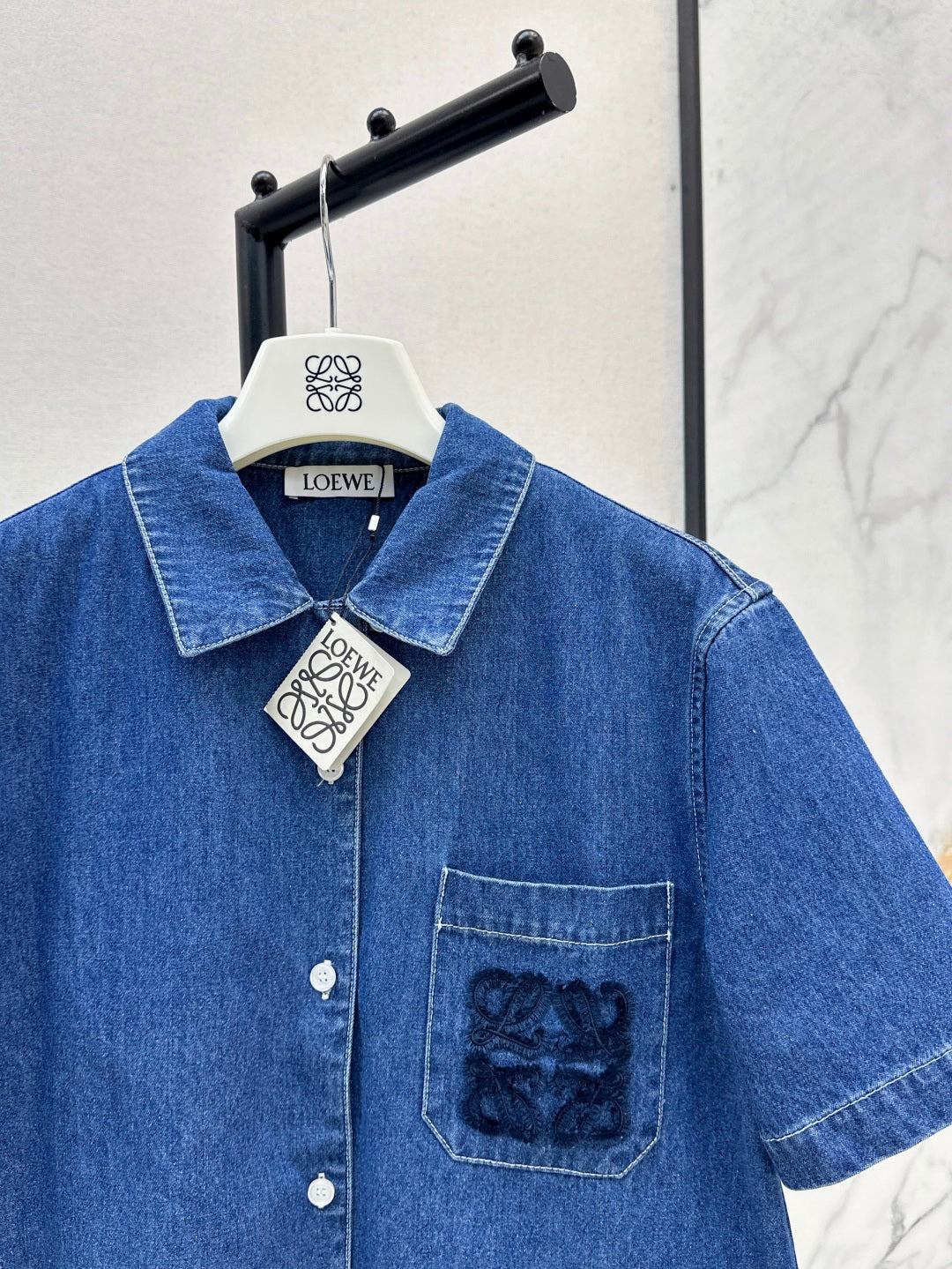 Loe* 25ss anagram cropped denim shirt