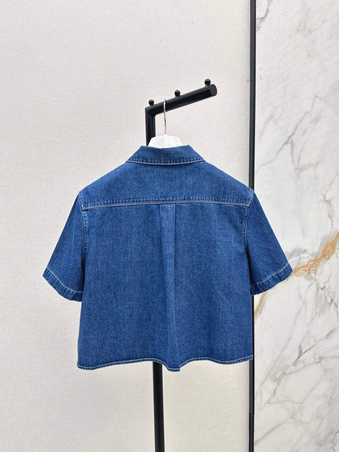 Loe* 25ss anagram cropped denim shirt
