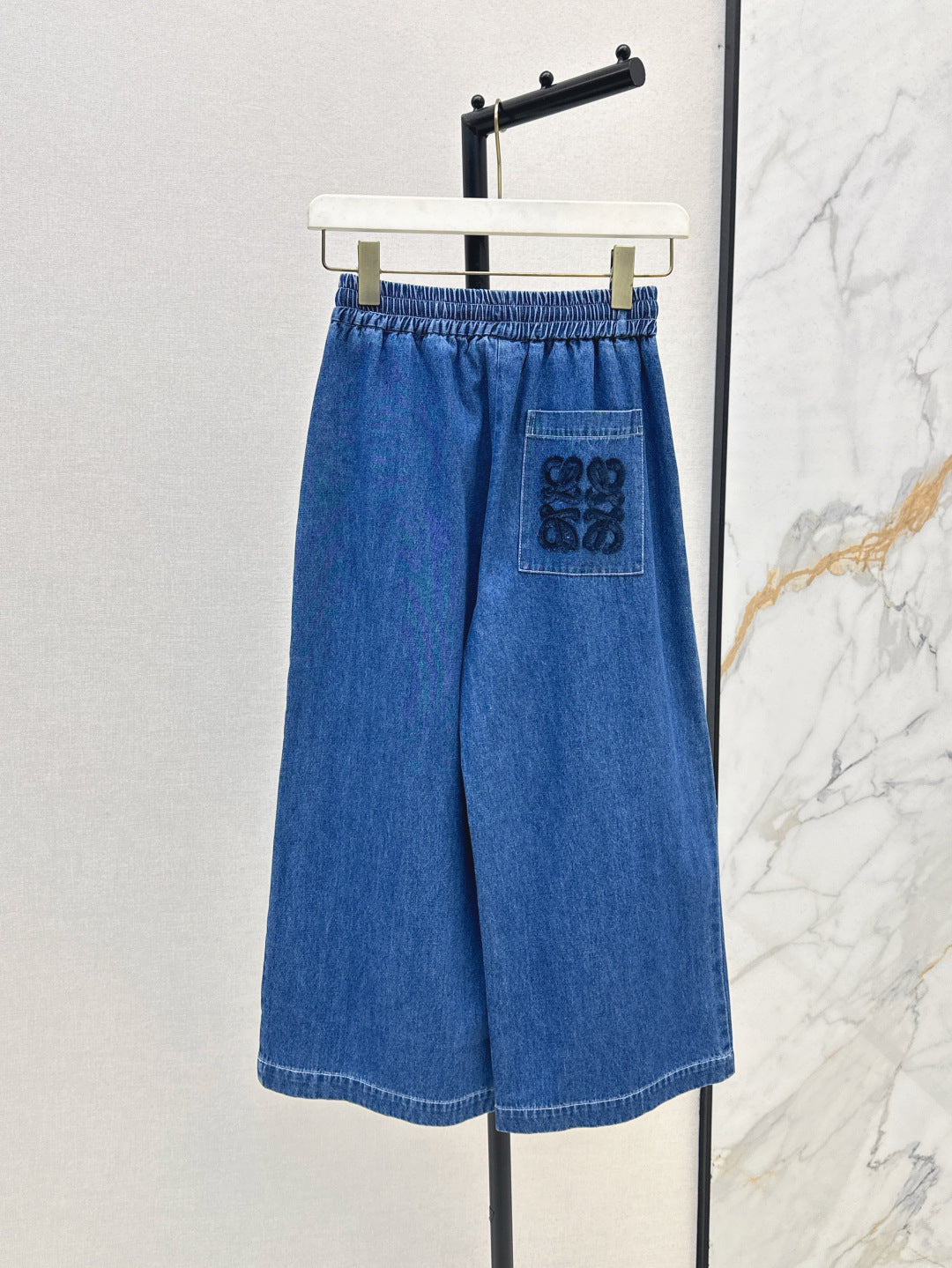 Loe* 25ss anagram cropped denim pants