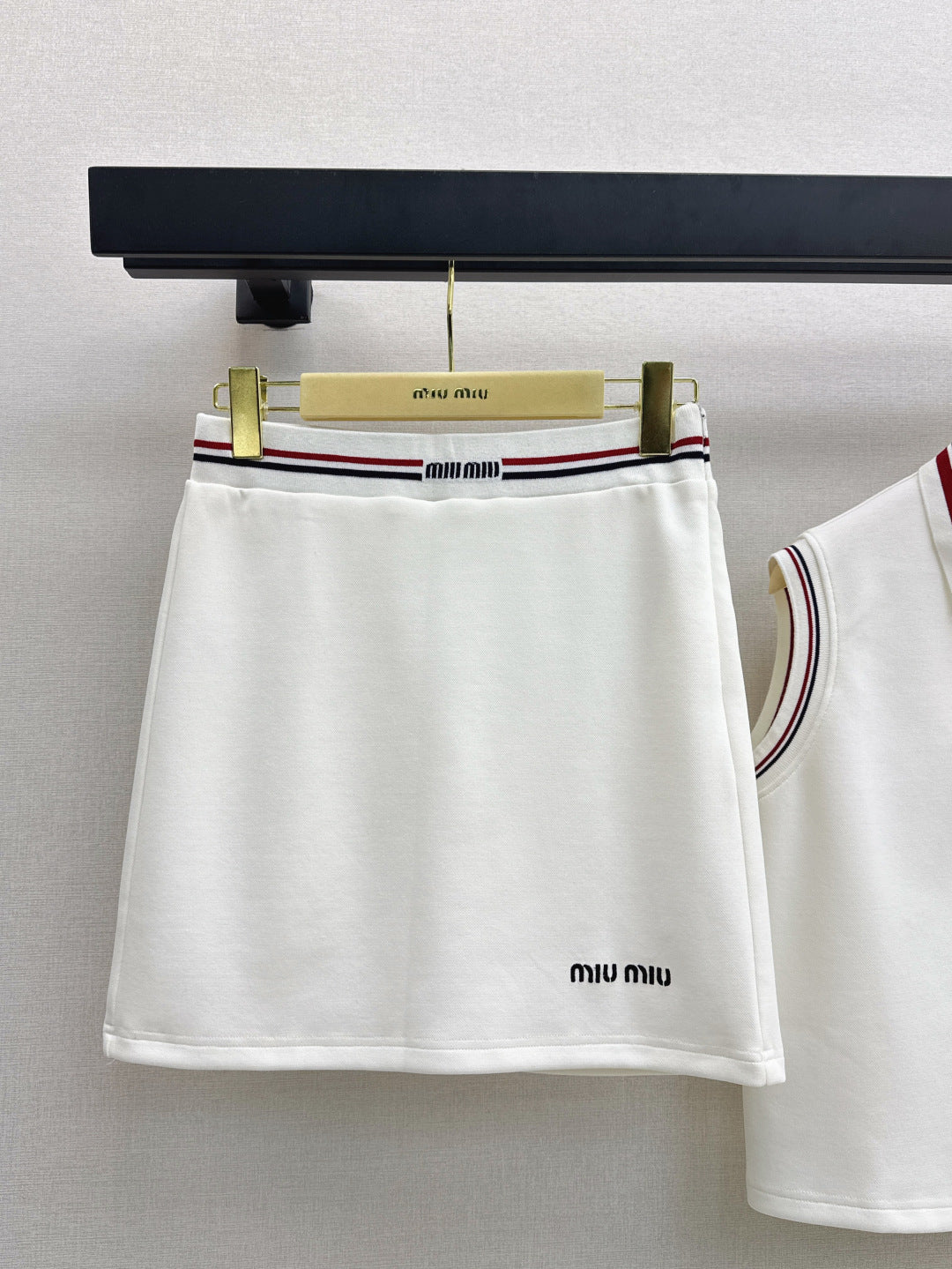 M*u 25ss cotton sleeveless polo shirt and skirt set