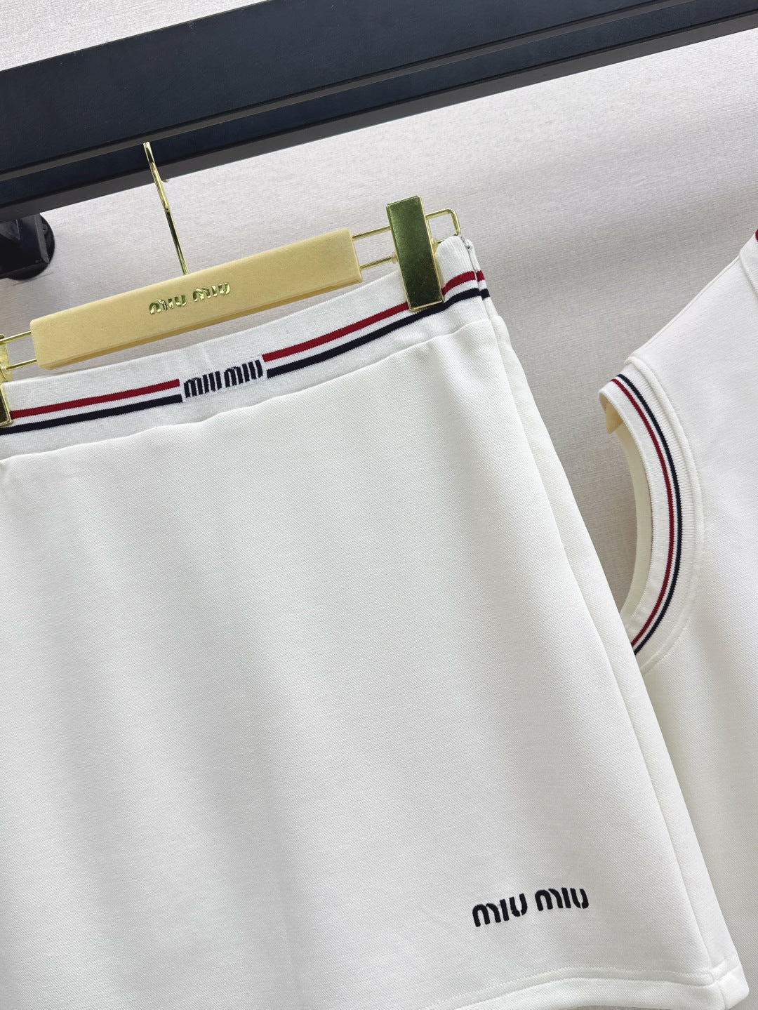 M*u 25ss cotton sleeveless polo shirt and skirt set