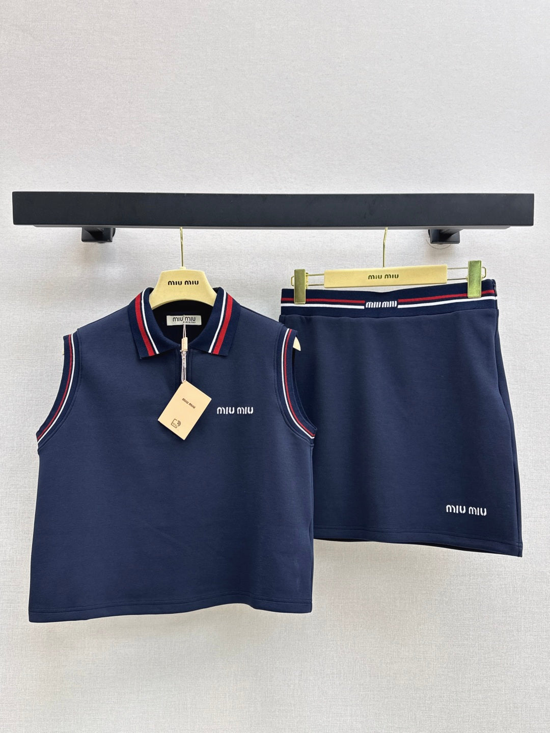 M*u 25ss cotton sleeveless polo shirt and skirt set