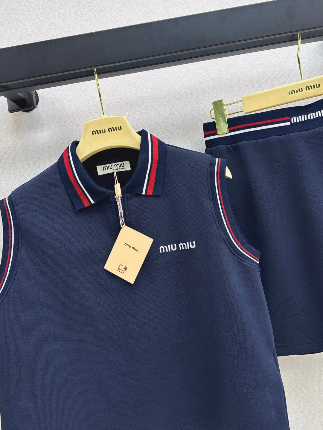 M*u 25ss cotton sleeveless polo shirt and skirt set