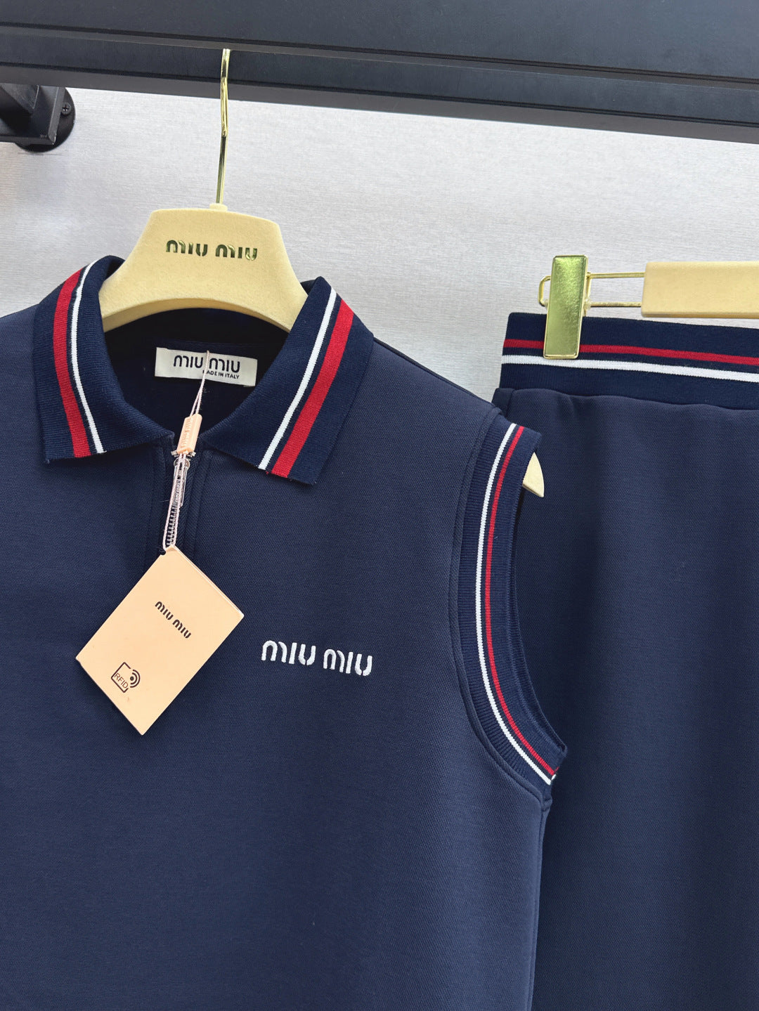 M*u 25ss cotton sleeveless polo shirt and skirt set