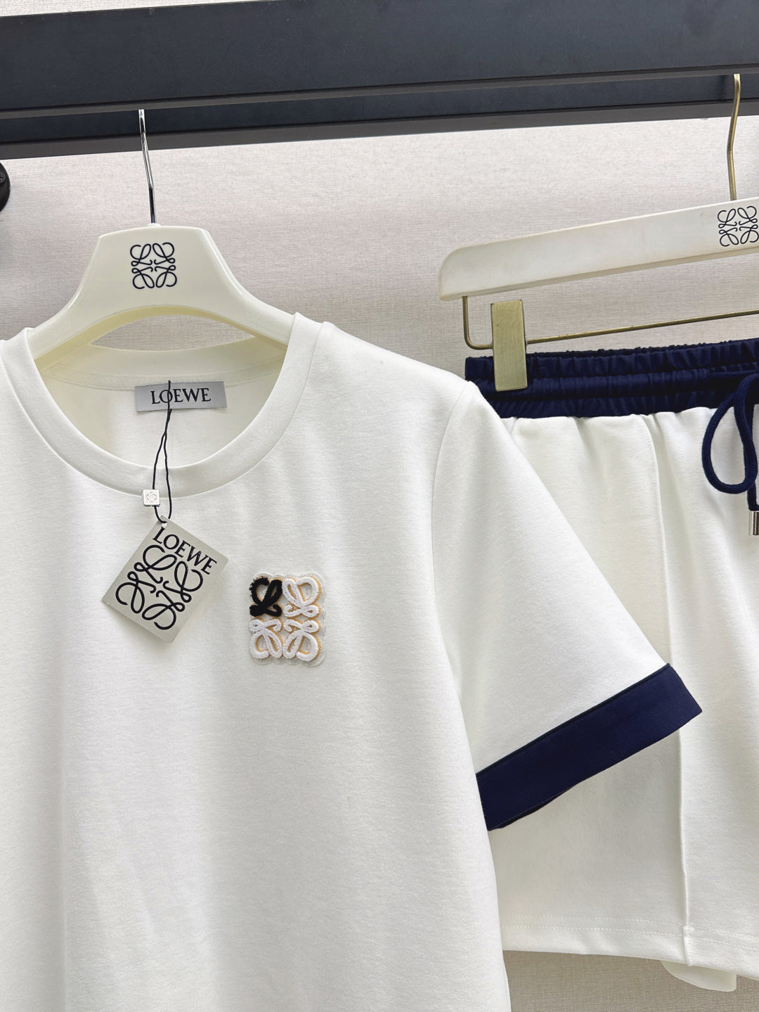 Low* 25ss color-block t-shirt and shorts set