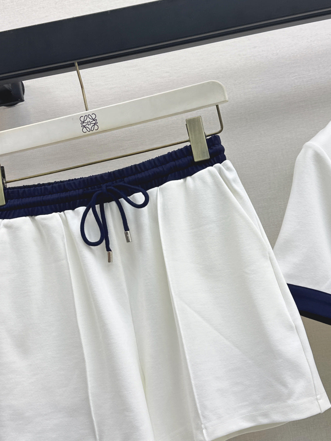 Low* 25ss color-block t-shirt and shorts set