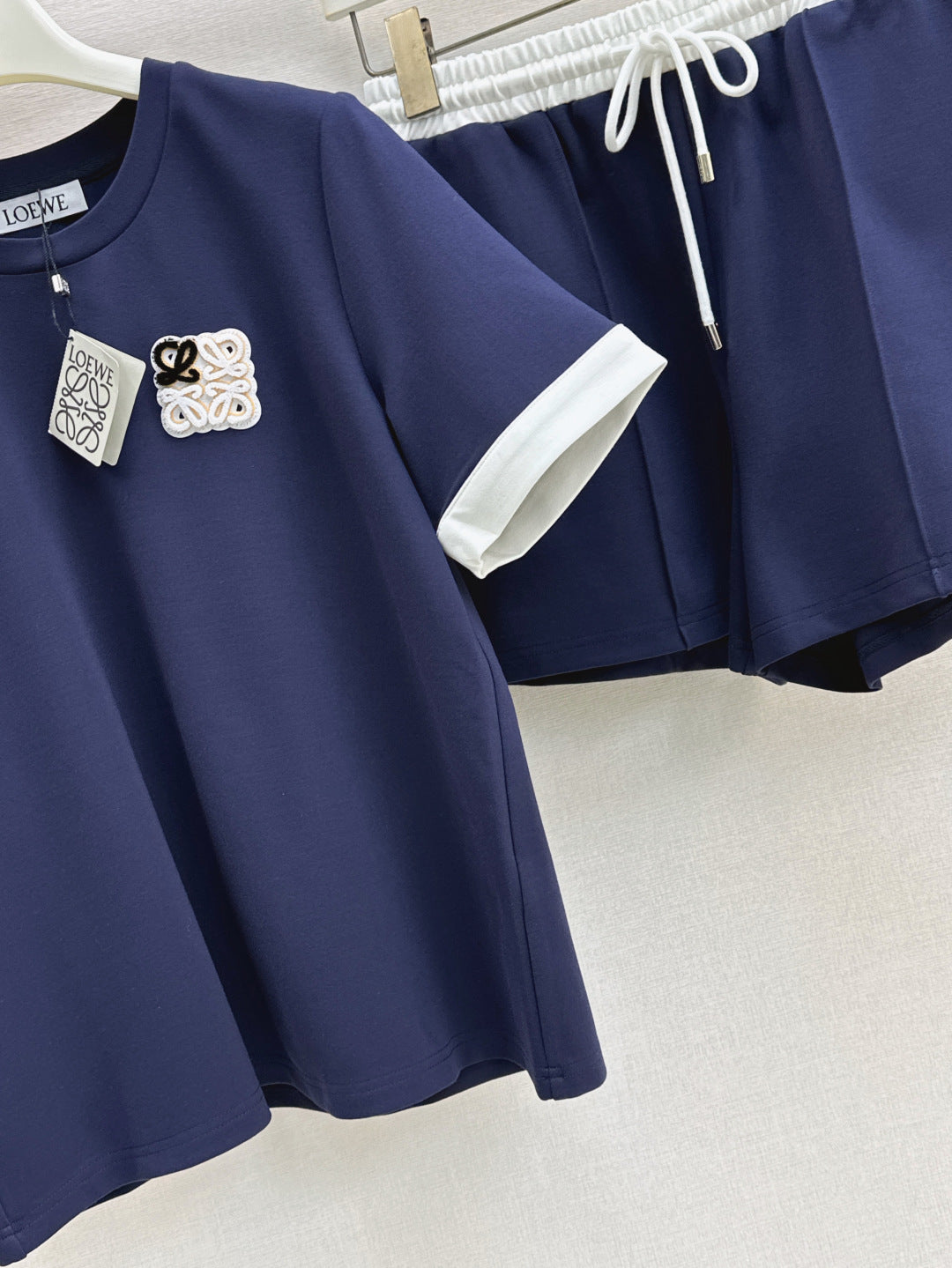 Low* 25ss color-block t-shirt and shorts set