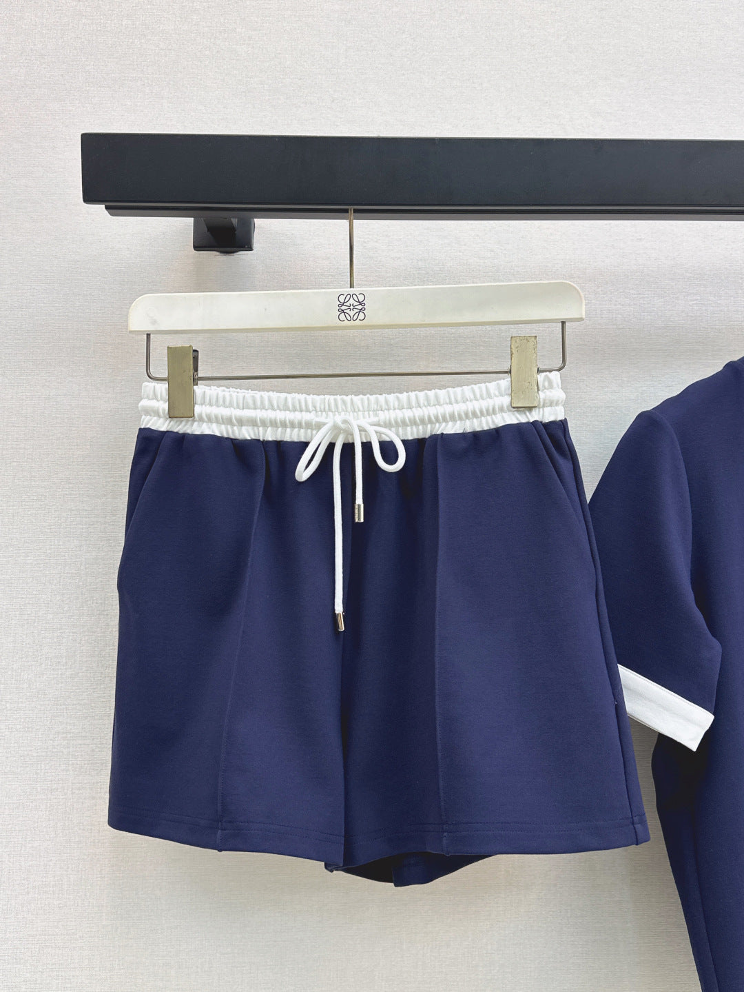 Low* 25ss color-block t-shirt and shorts set
